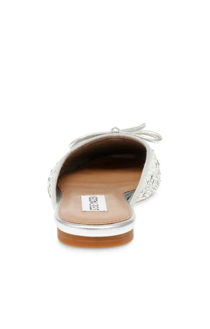 Nella-R Silver Closed Flats & Ballerinas