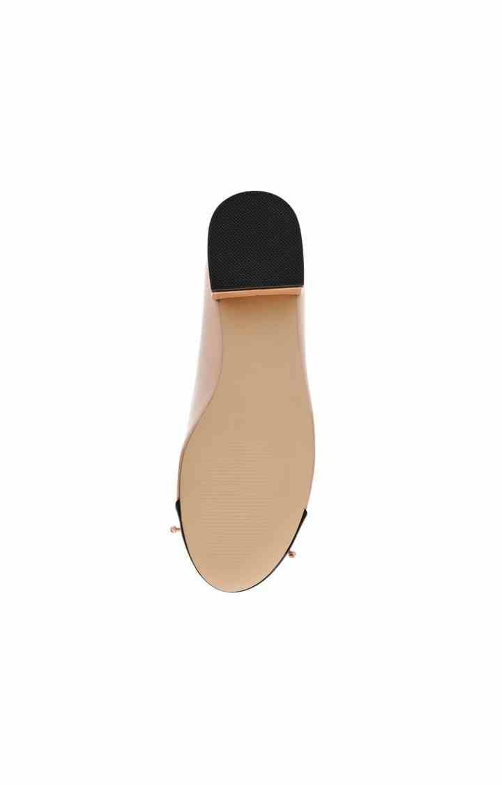 Cherish-C Natural Closed Flats & Ballerinas