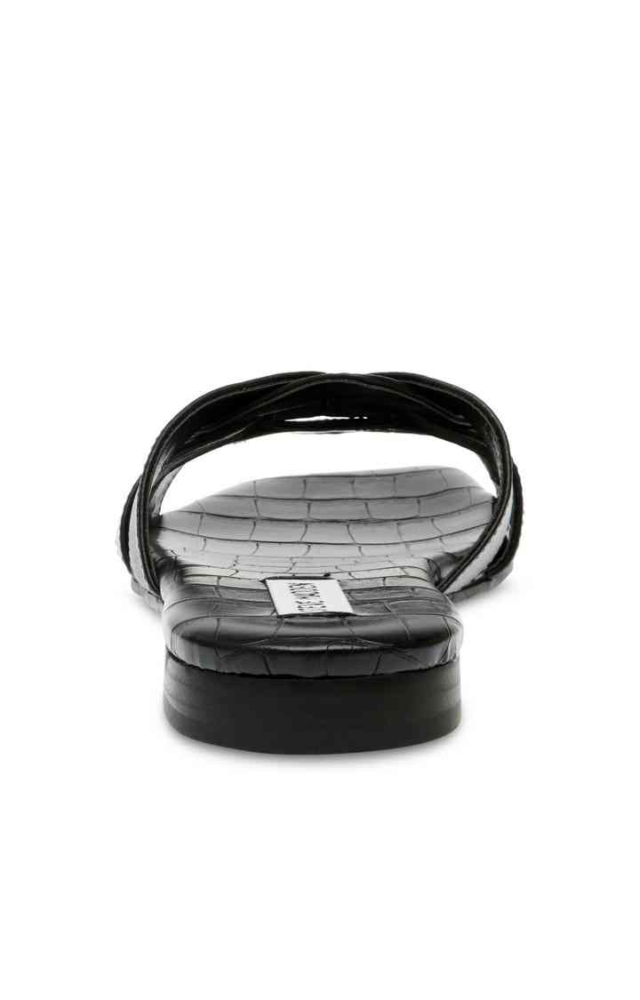 Vcay Black Flats