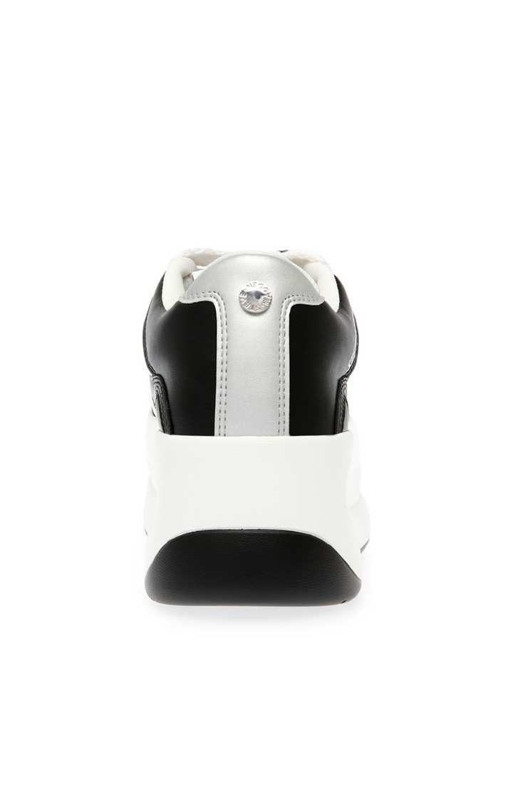 Charge Up Black Sneakers