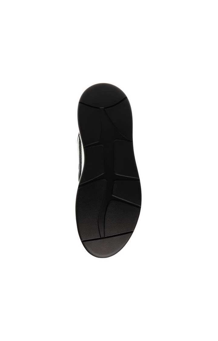 Charge Up Black Sneakers