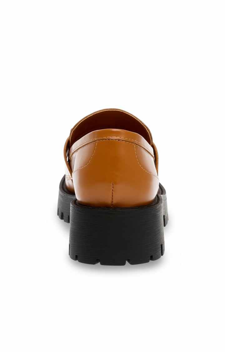 Lando-Cn Tan Closed Flats & Ballerinas