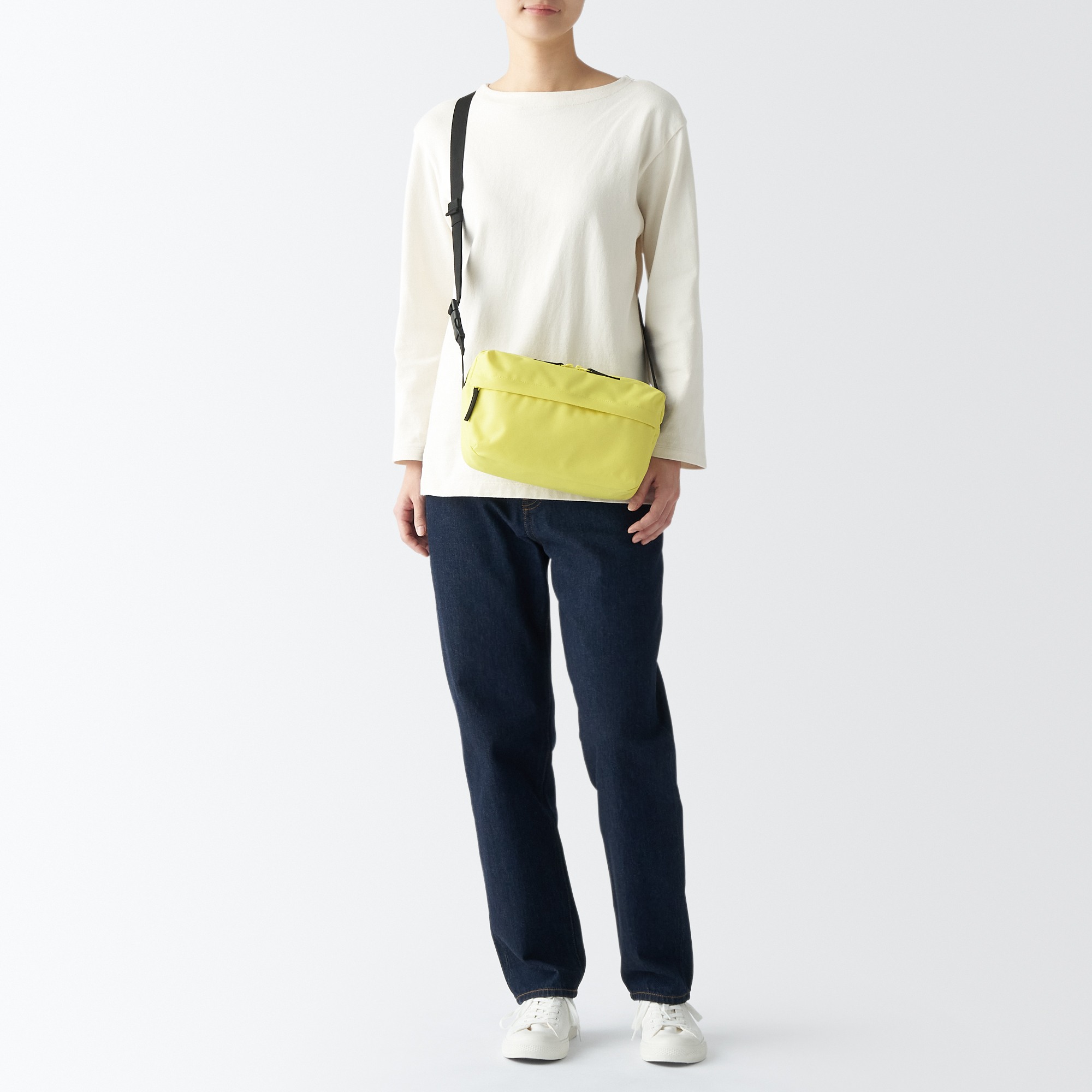 2-Way water repellent Shoulder bag