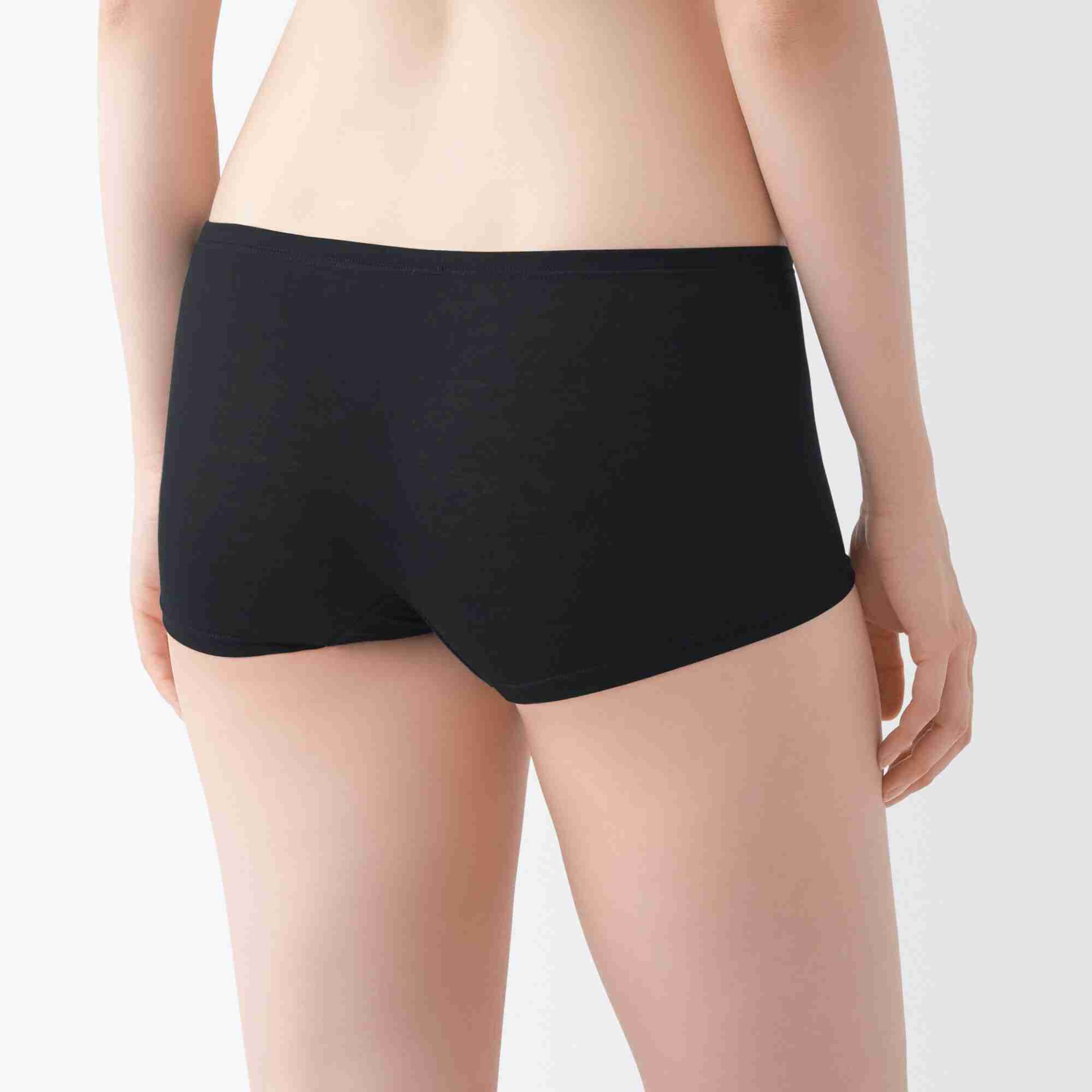 Smooth stretch boy shorts