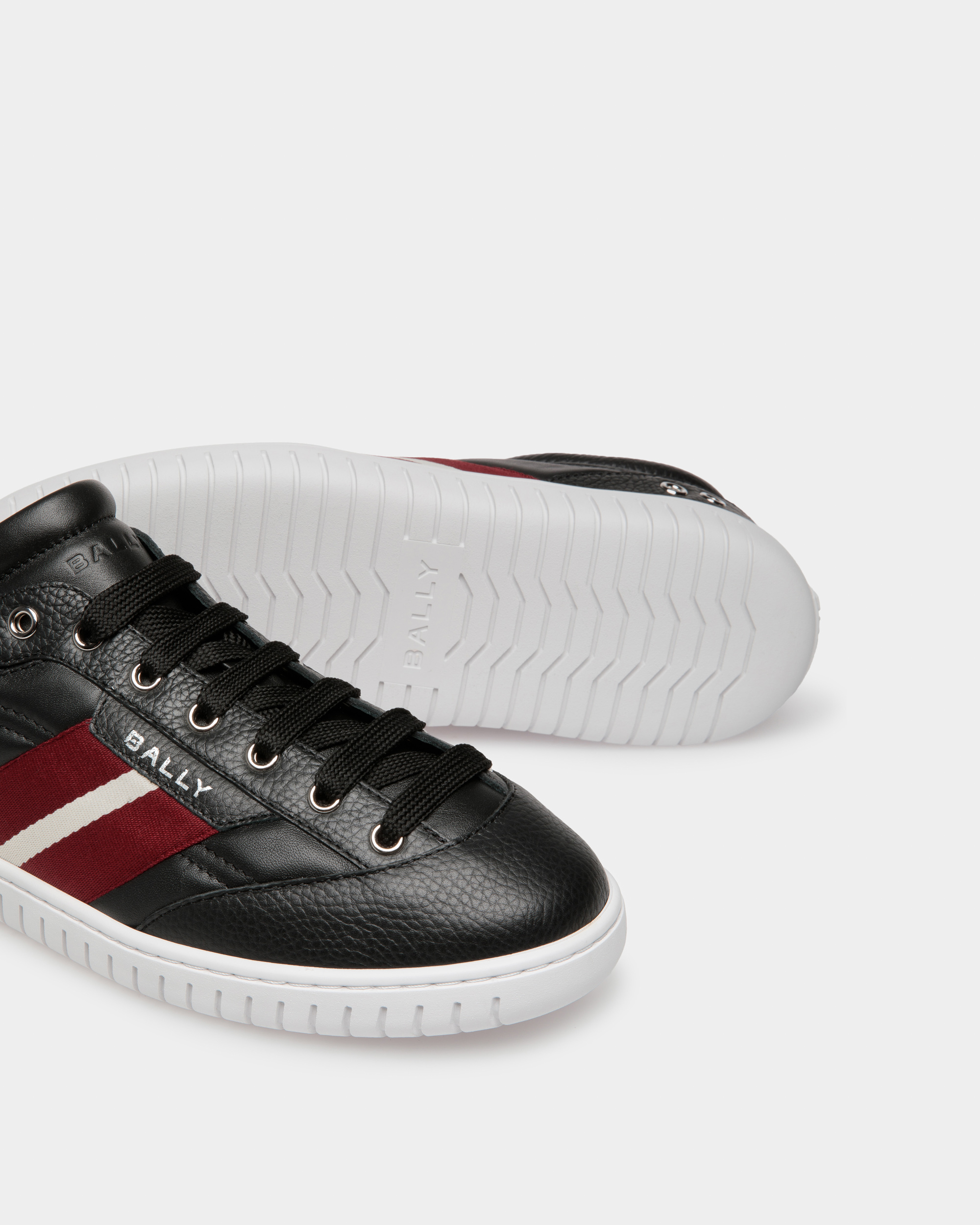 Palmy Leather Sneakers