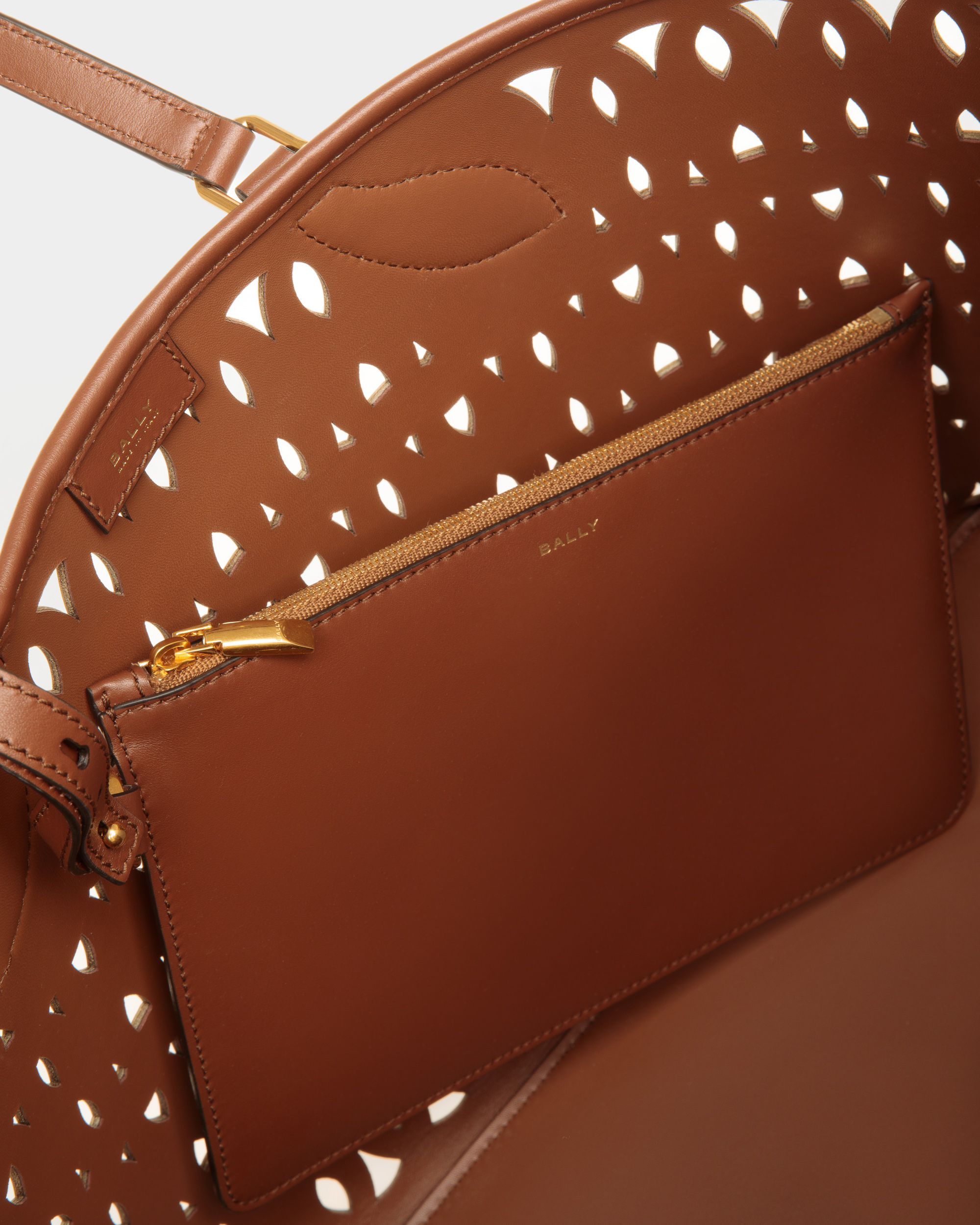 Lago Tote Bag in Patent Leather