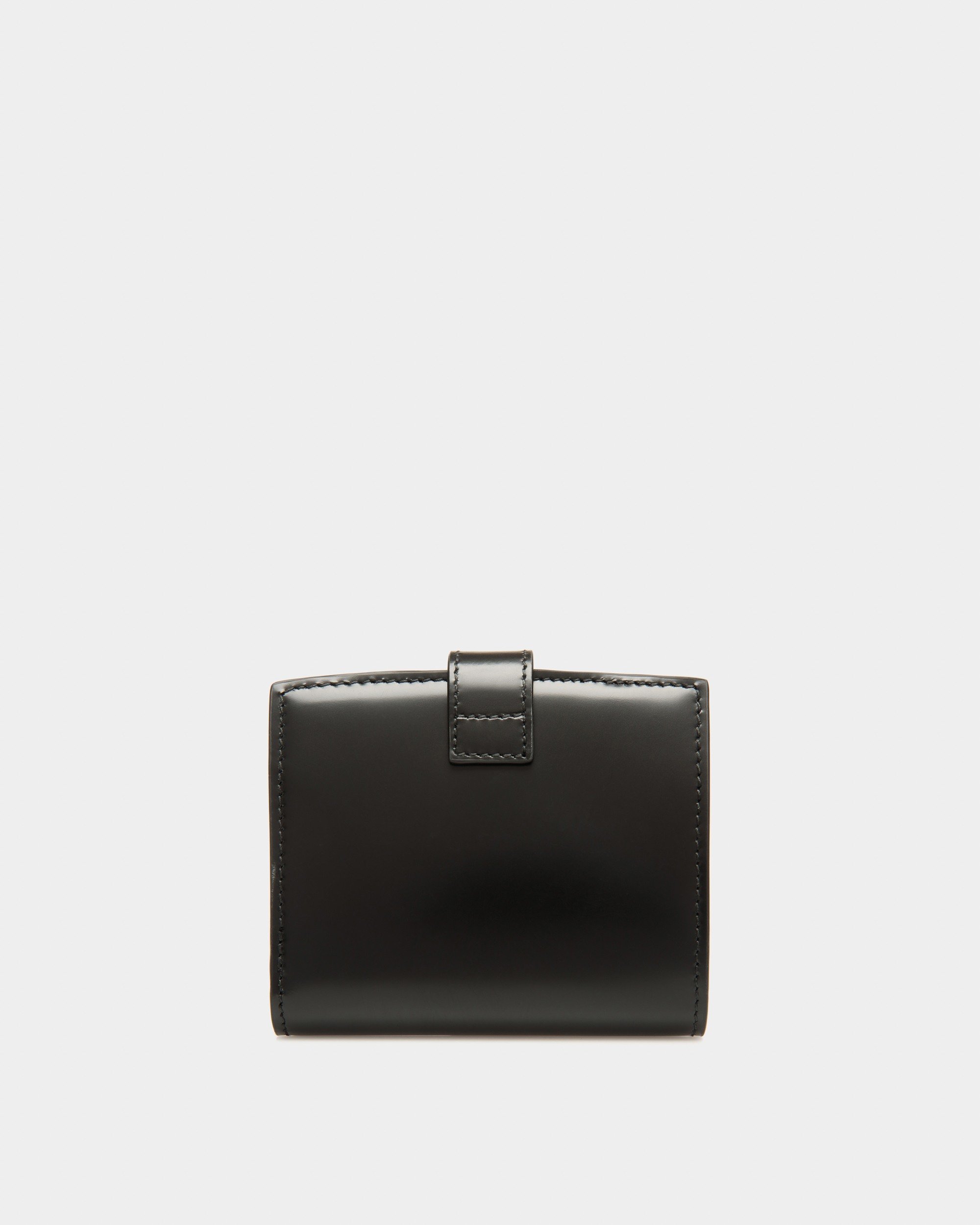Ollam Wallet in Black Brushed Leather