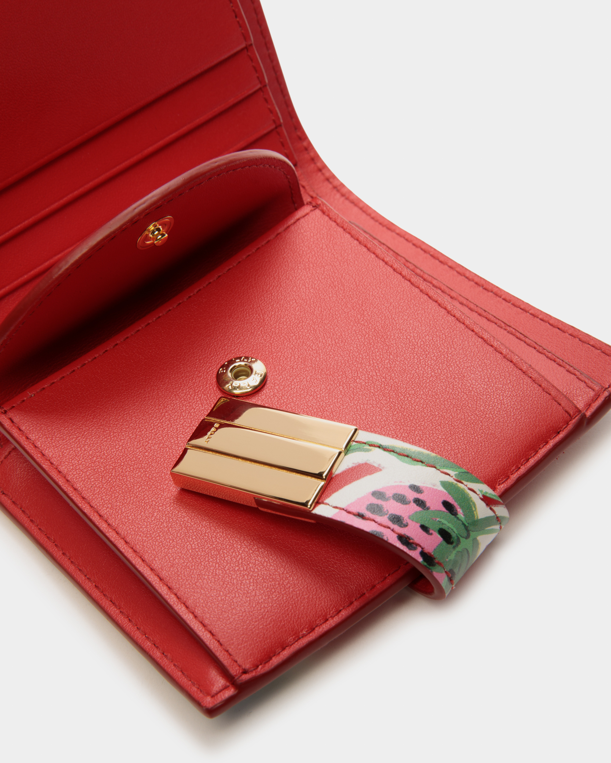 Ollam Wallet in Strawberry Print Leather