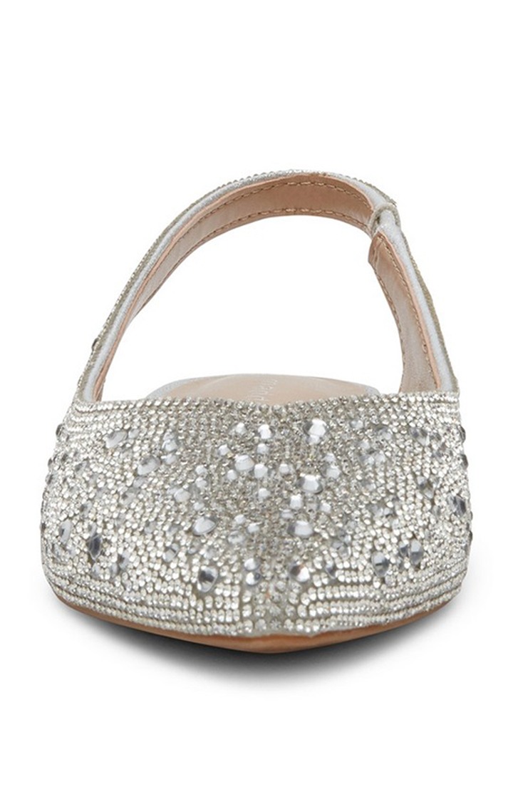 Delaney-R Silver Closed Flats & Ballerinas