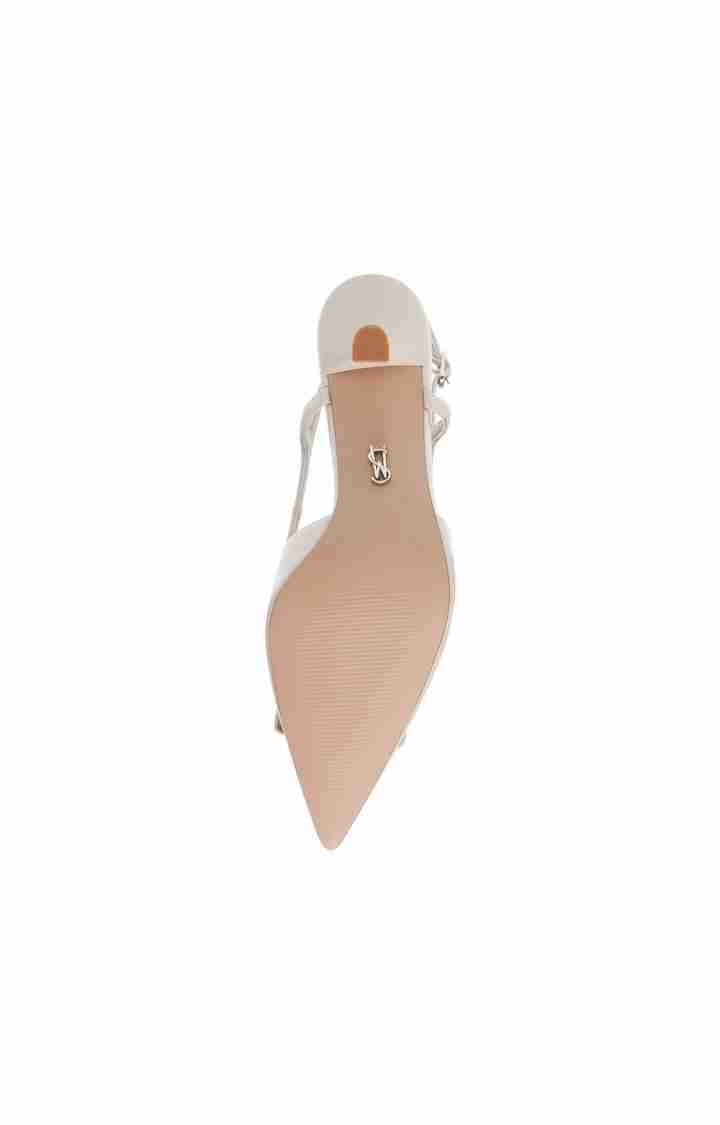 Leela White Pumps