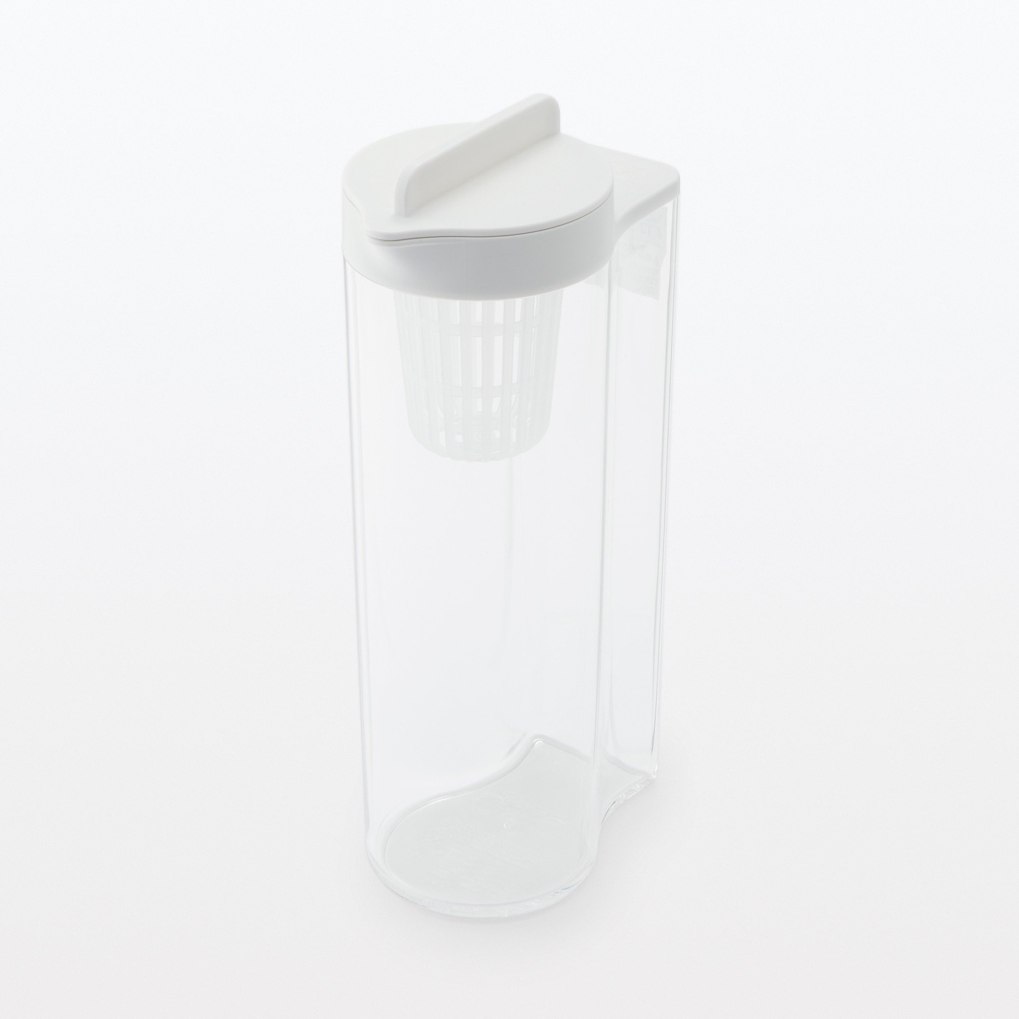 Water pot with strainer