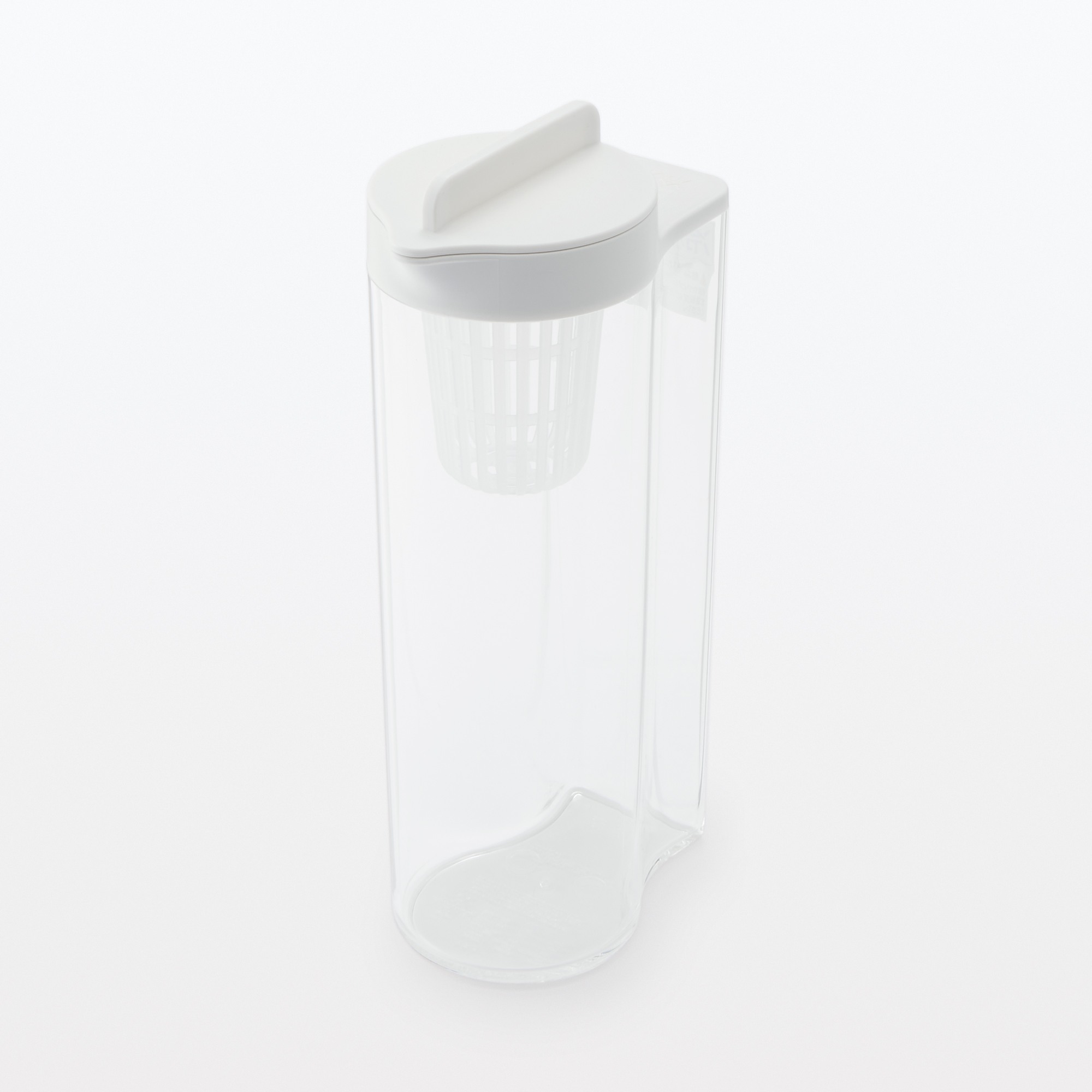 Water pot with strainer