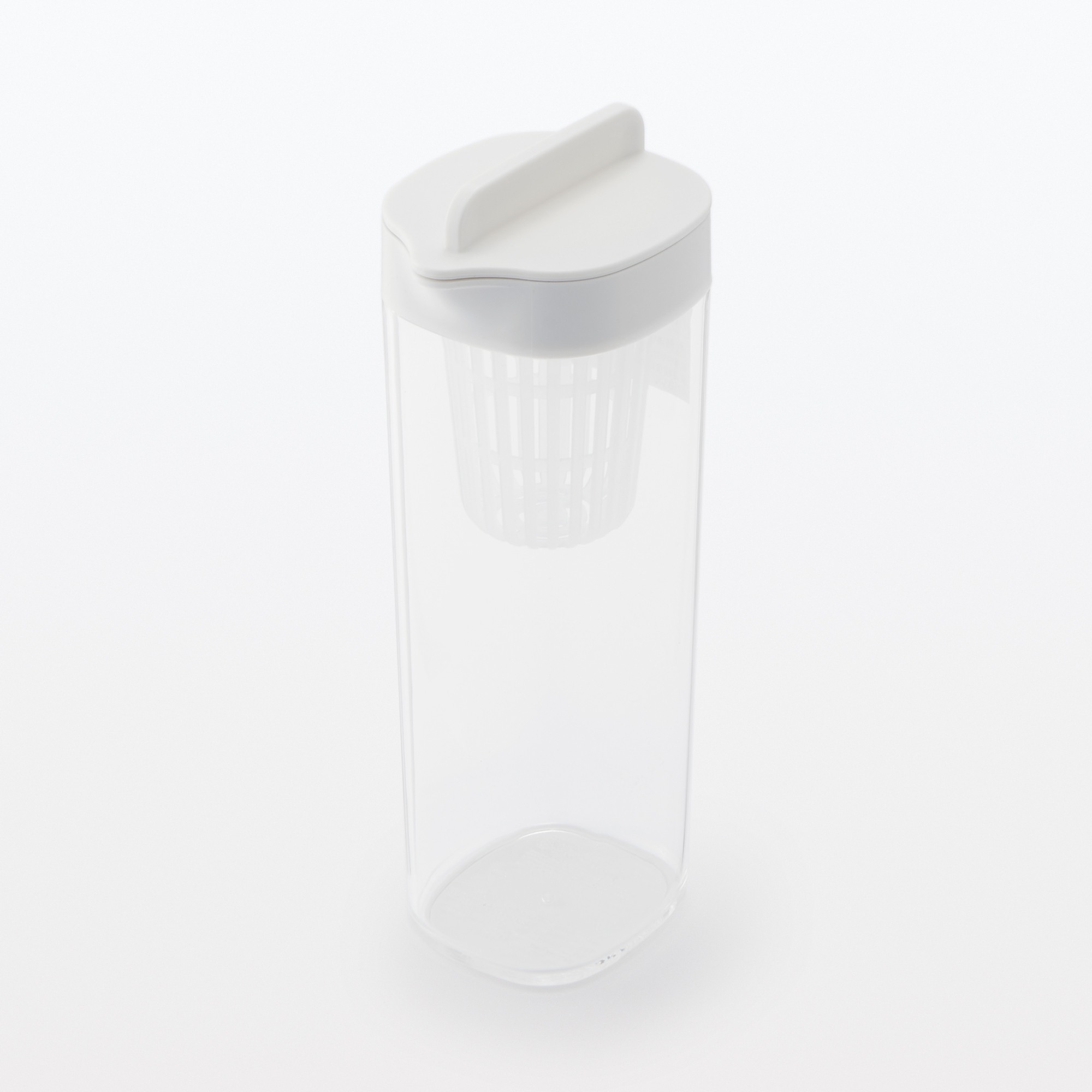 Water pot with strainer