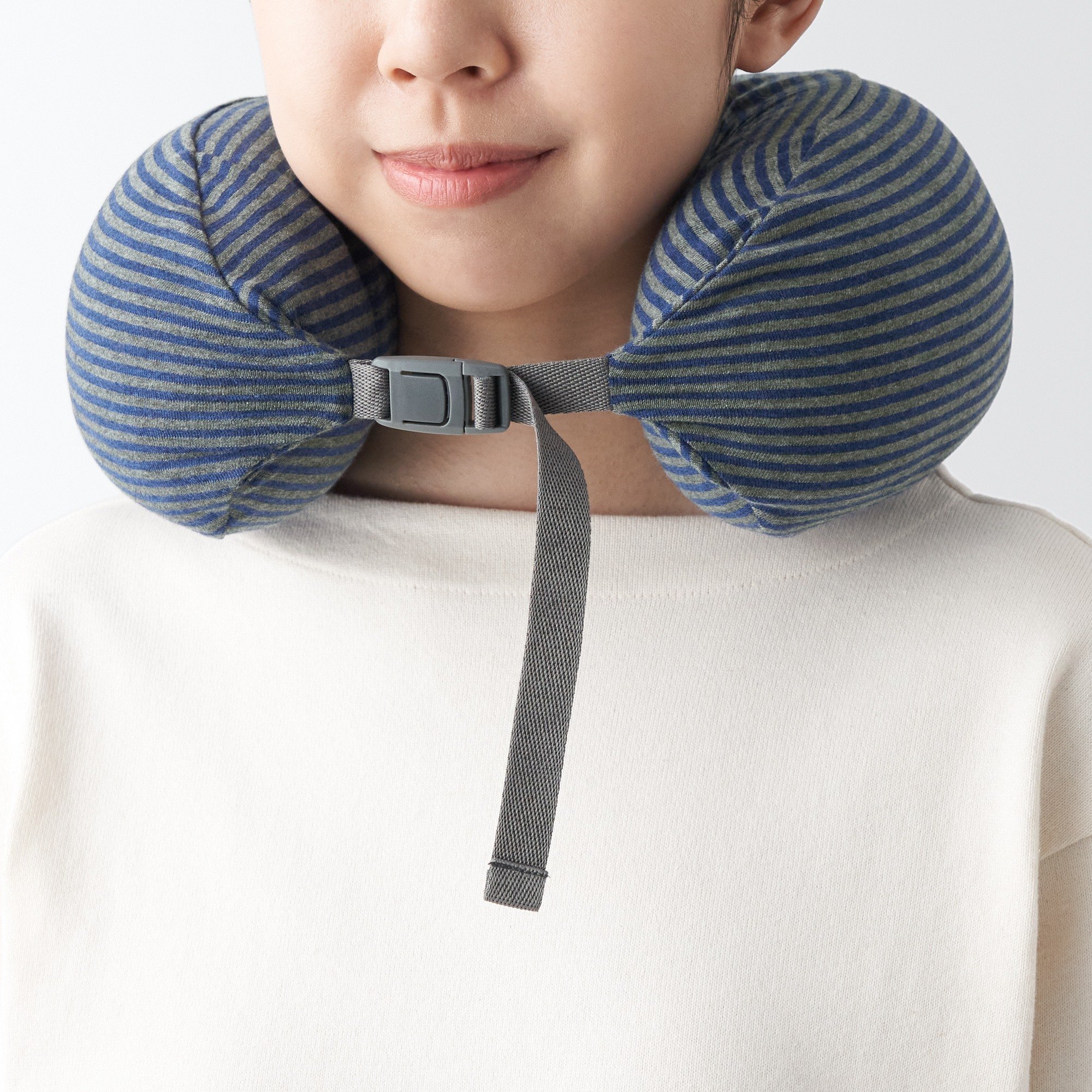 Fitting neck cushion