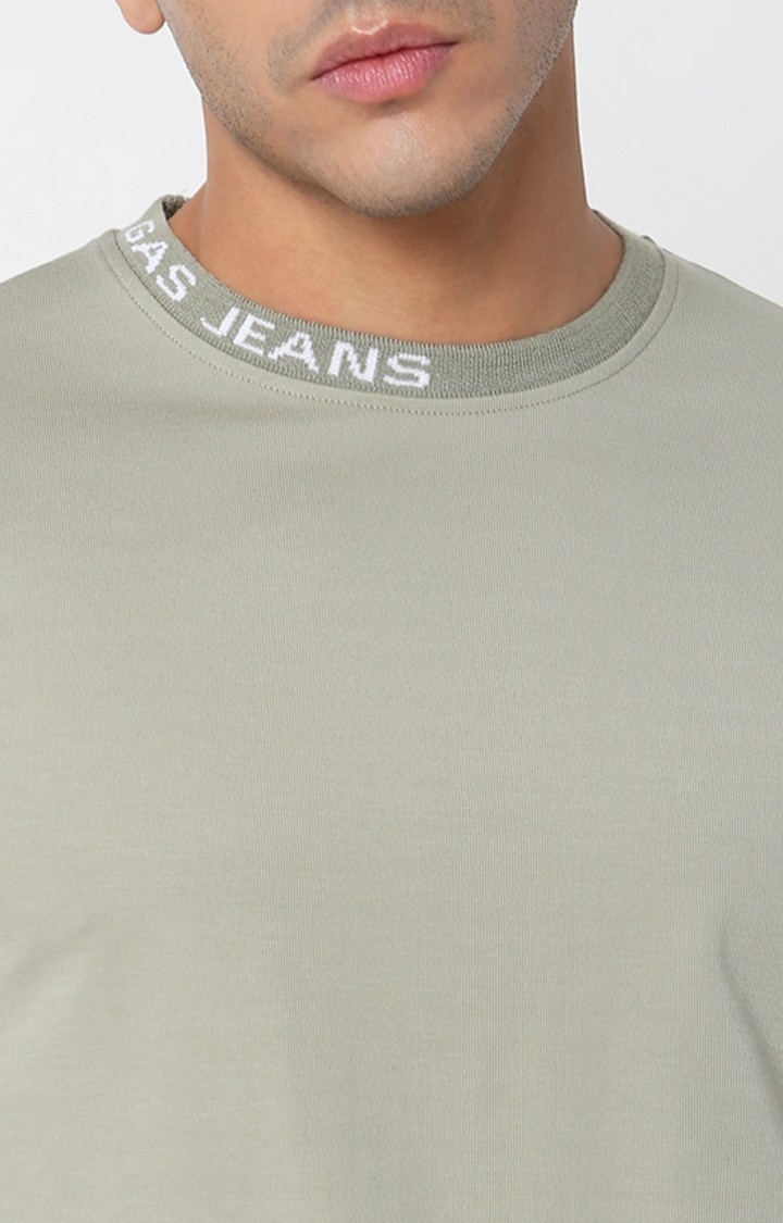 Regular Fit Solid Round Neck T-Shirt with Short Sleeve