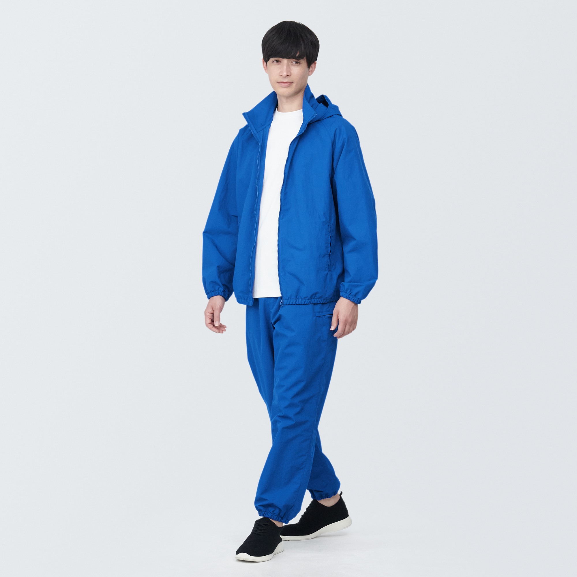 Water repellent windbreaker