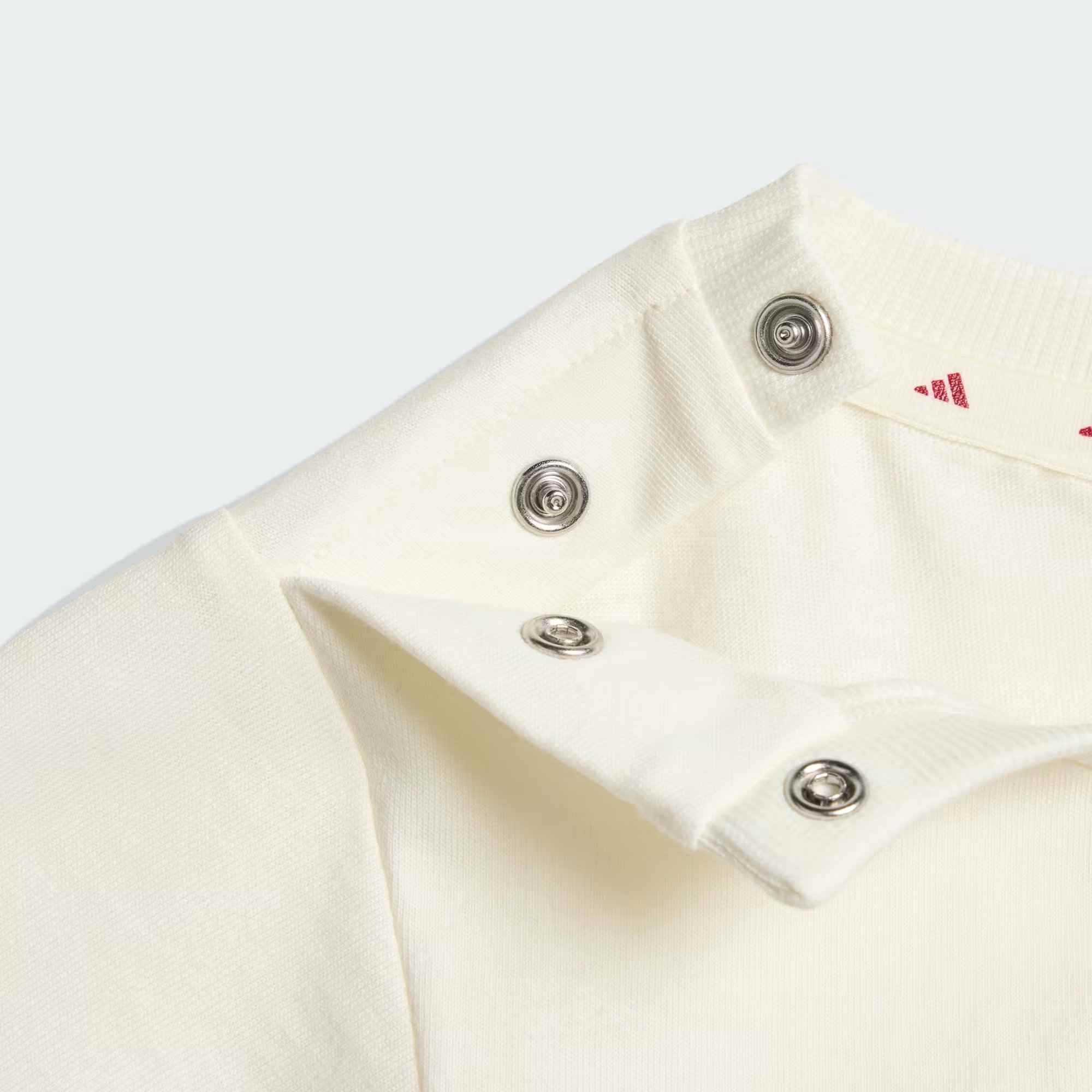 https://cdn.fynd.com/v2/falling-surf-7c8bb8/fyprod/wrkr/products/pictures/item/free/original/000000410461630001/KCVESoAj04l-JZ3550_5.jpg