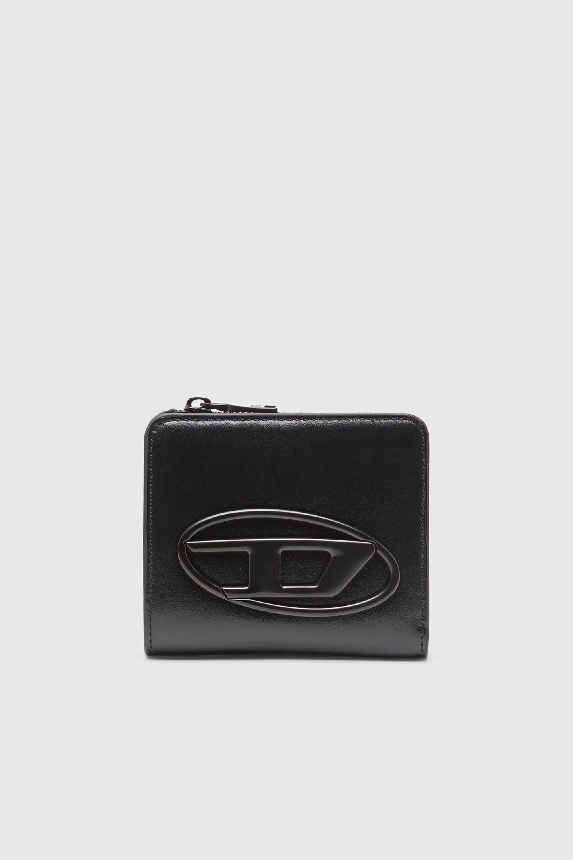 Zipped leather card holder