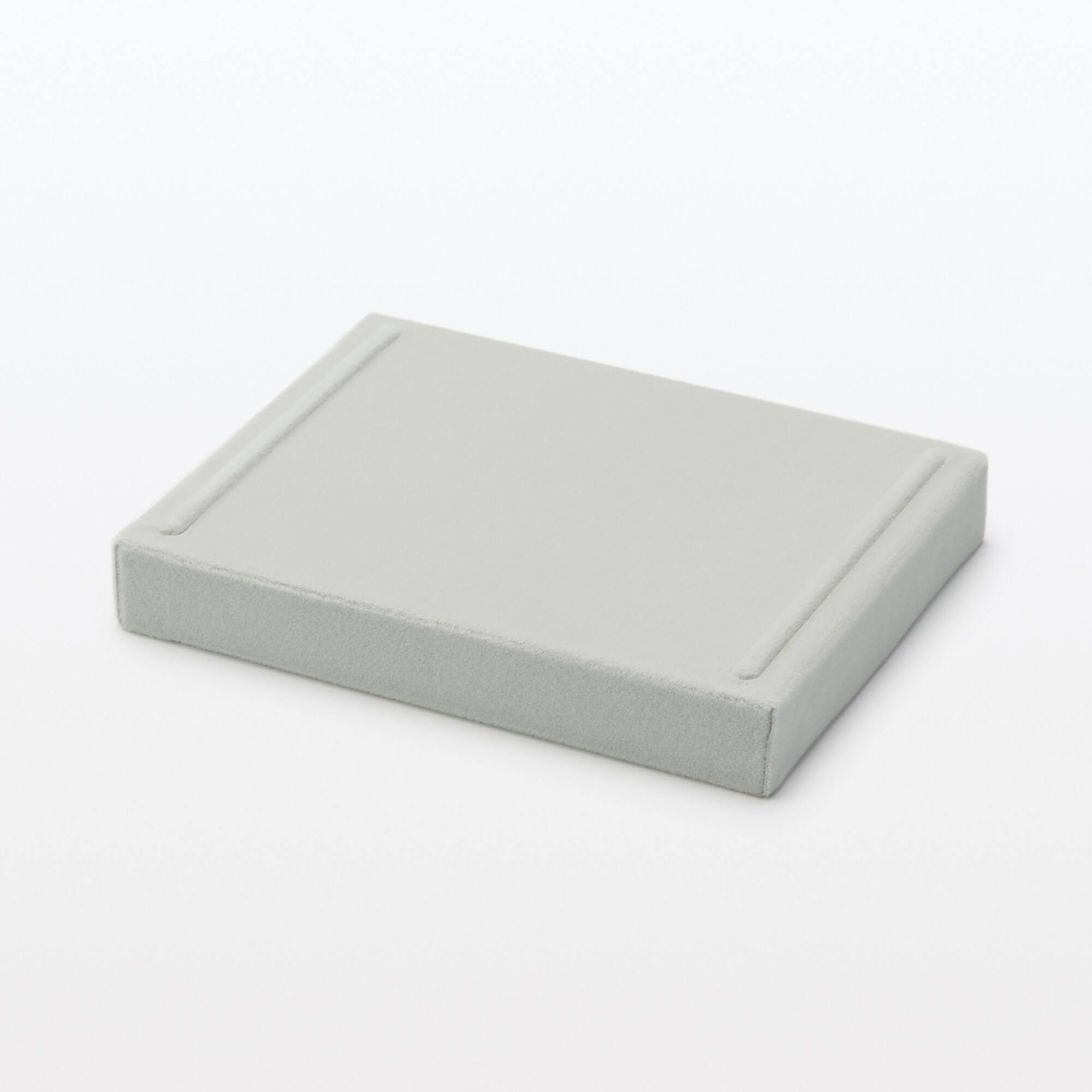 Stackable velour case Vertical