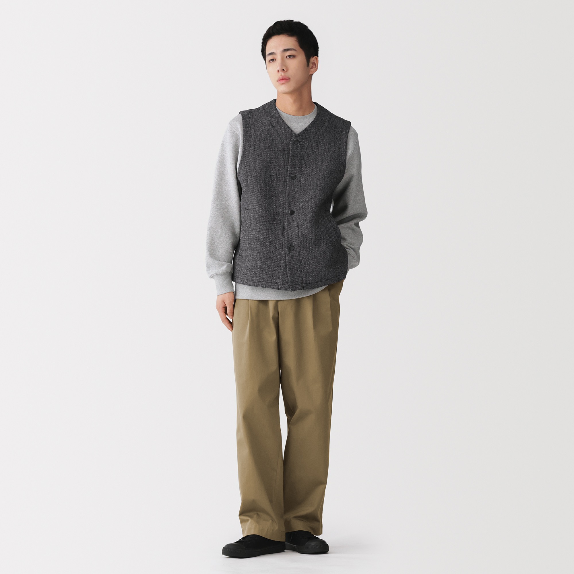 M's Chino darted wide-fit pants(OS)