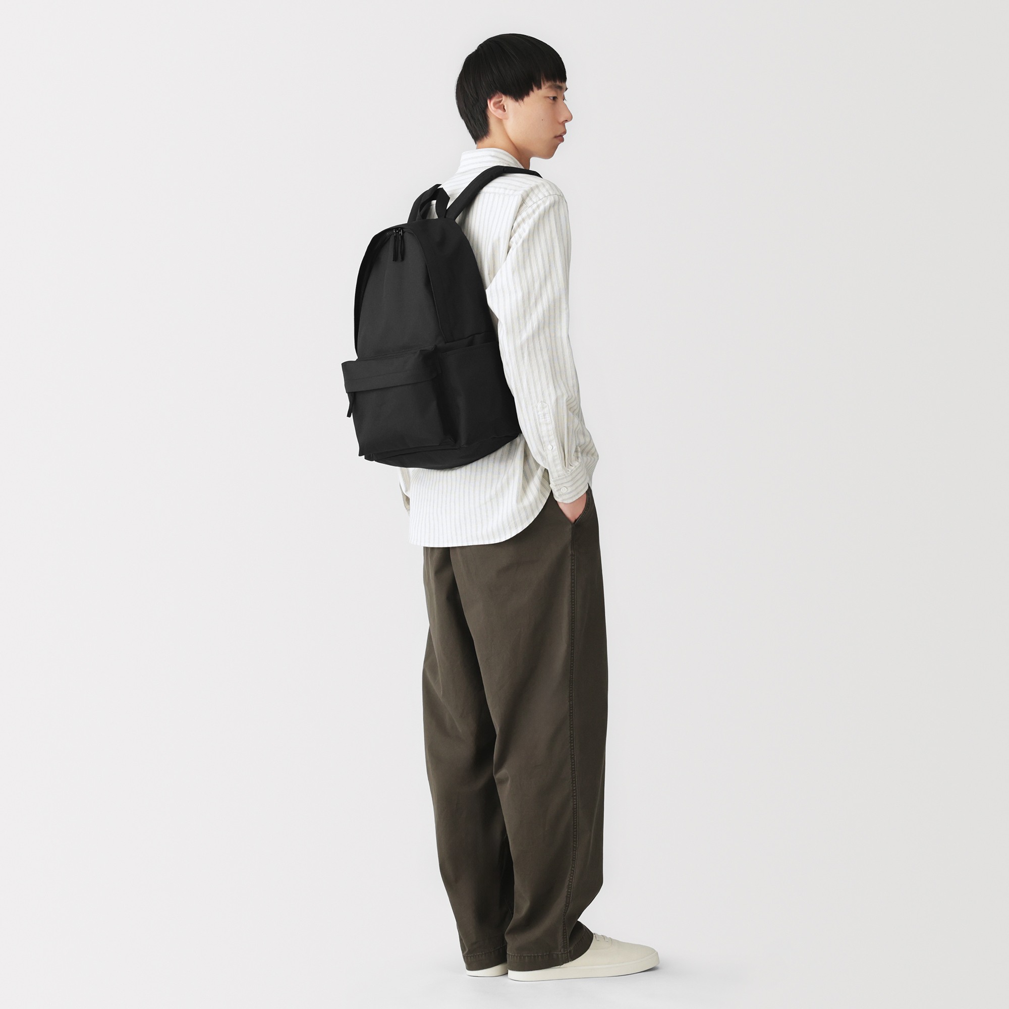 Fatigue reduction water repellent backpack