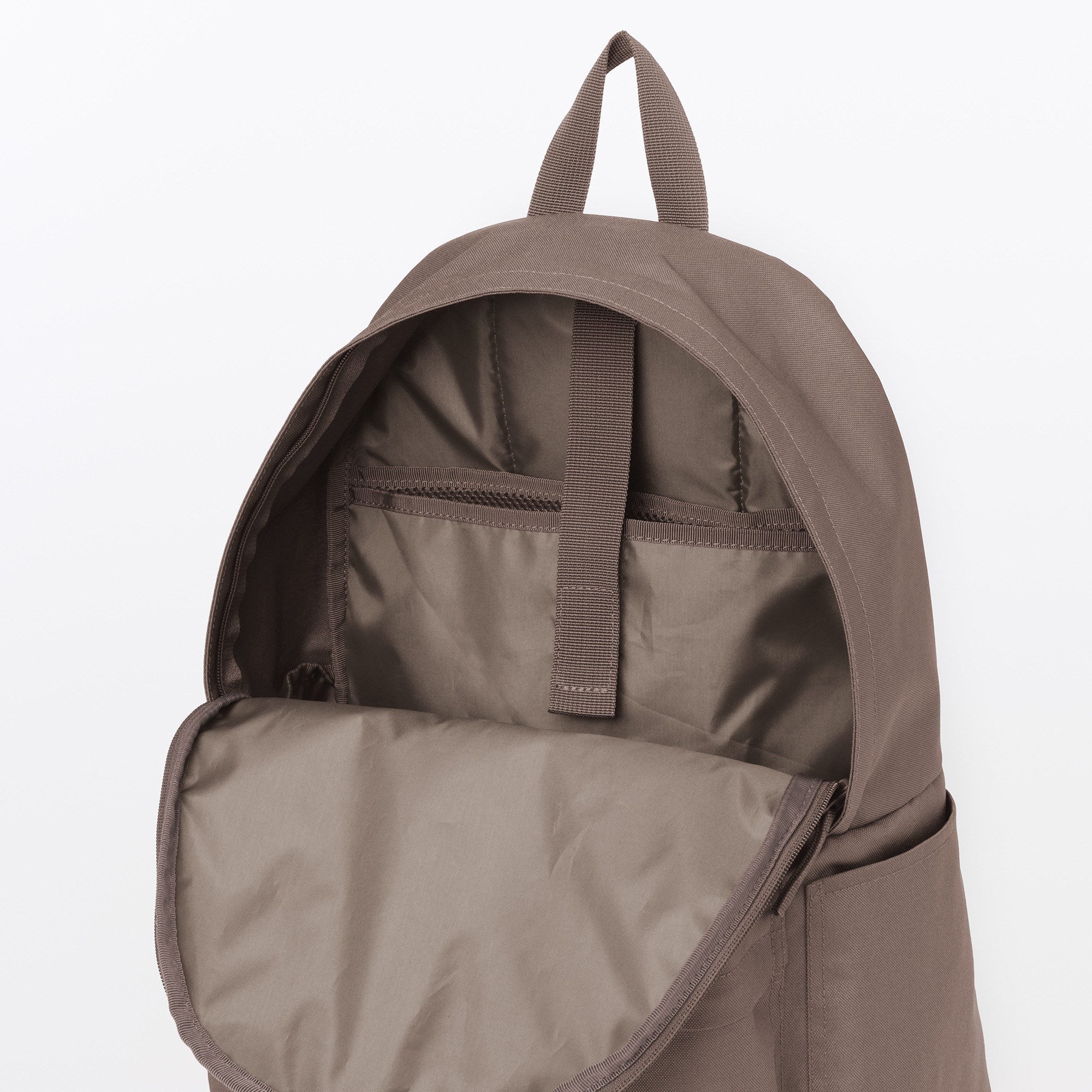 Fatigue reduction water repellent backpack