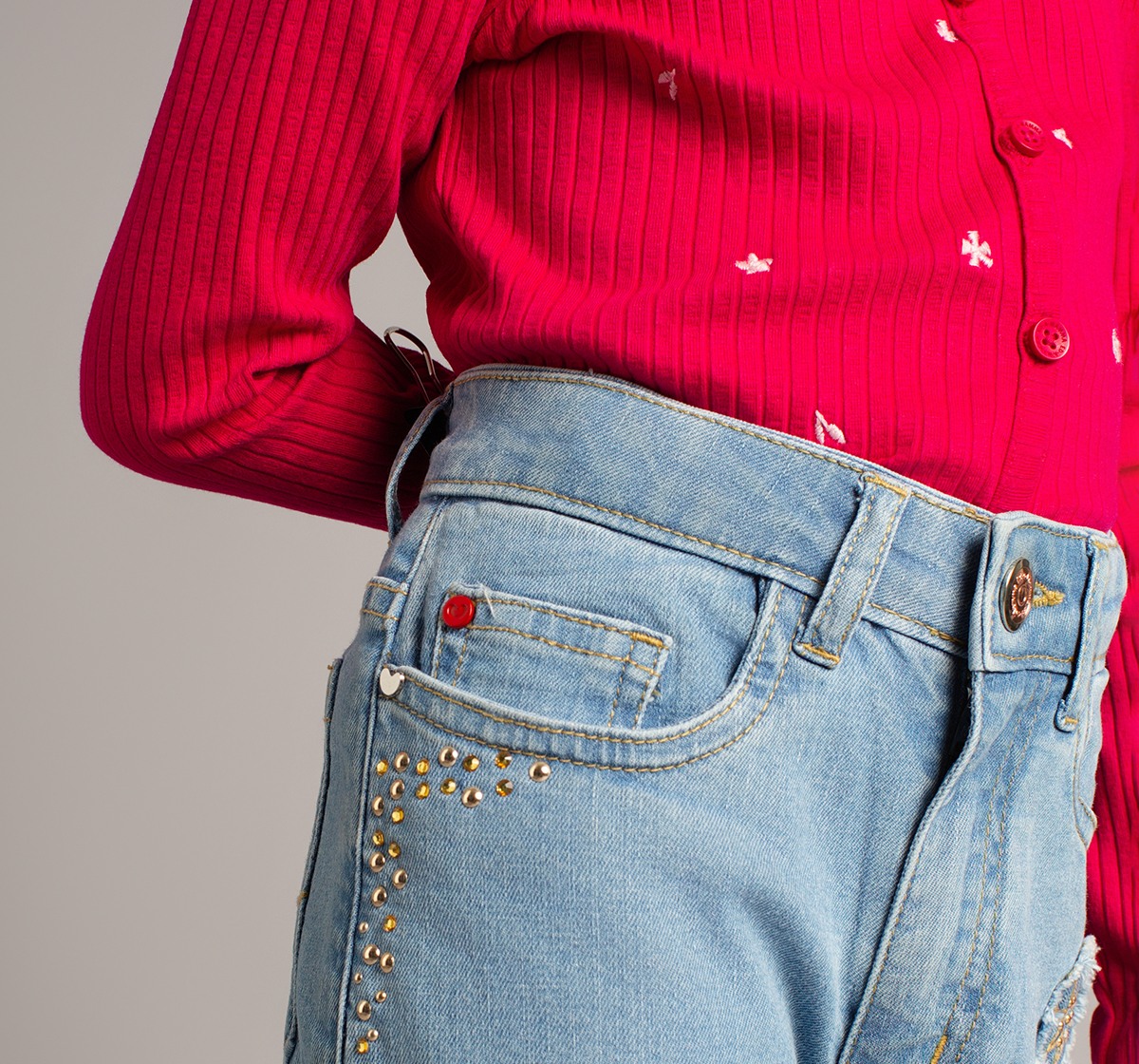 Girls Straight Fit Denim Jeans With Embroidery And Metal Studs