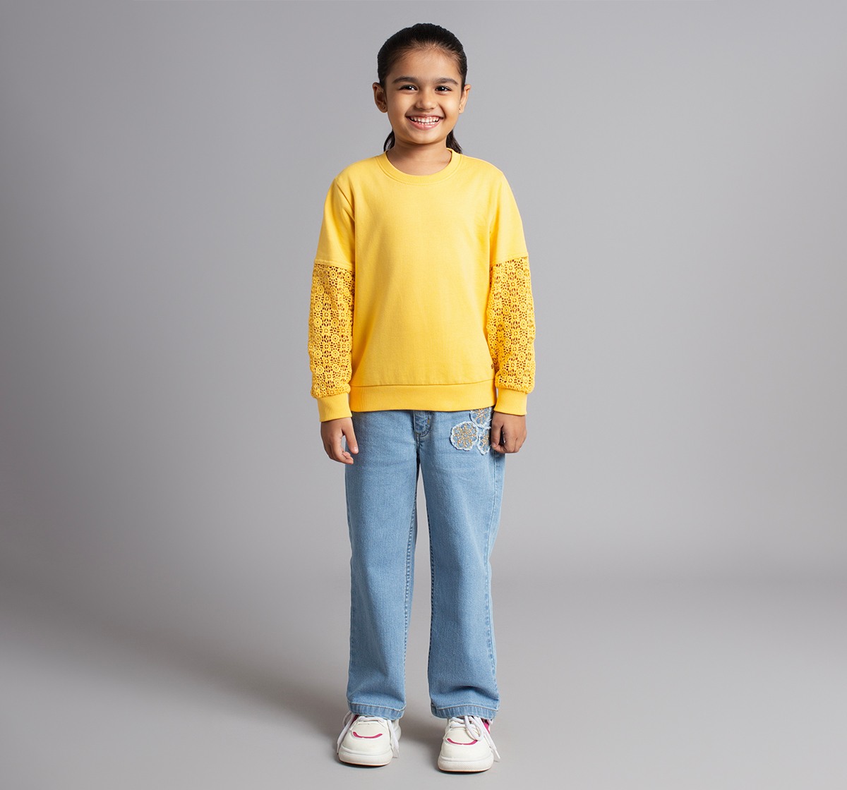 Girls Sweatshirt With Lace Attachment At Sleeves