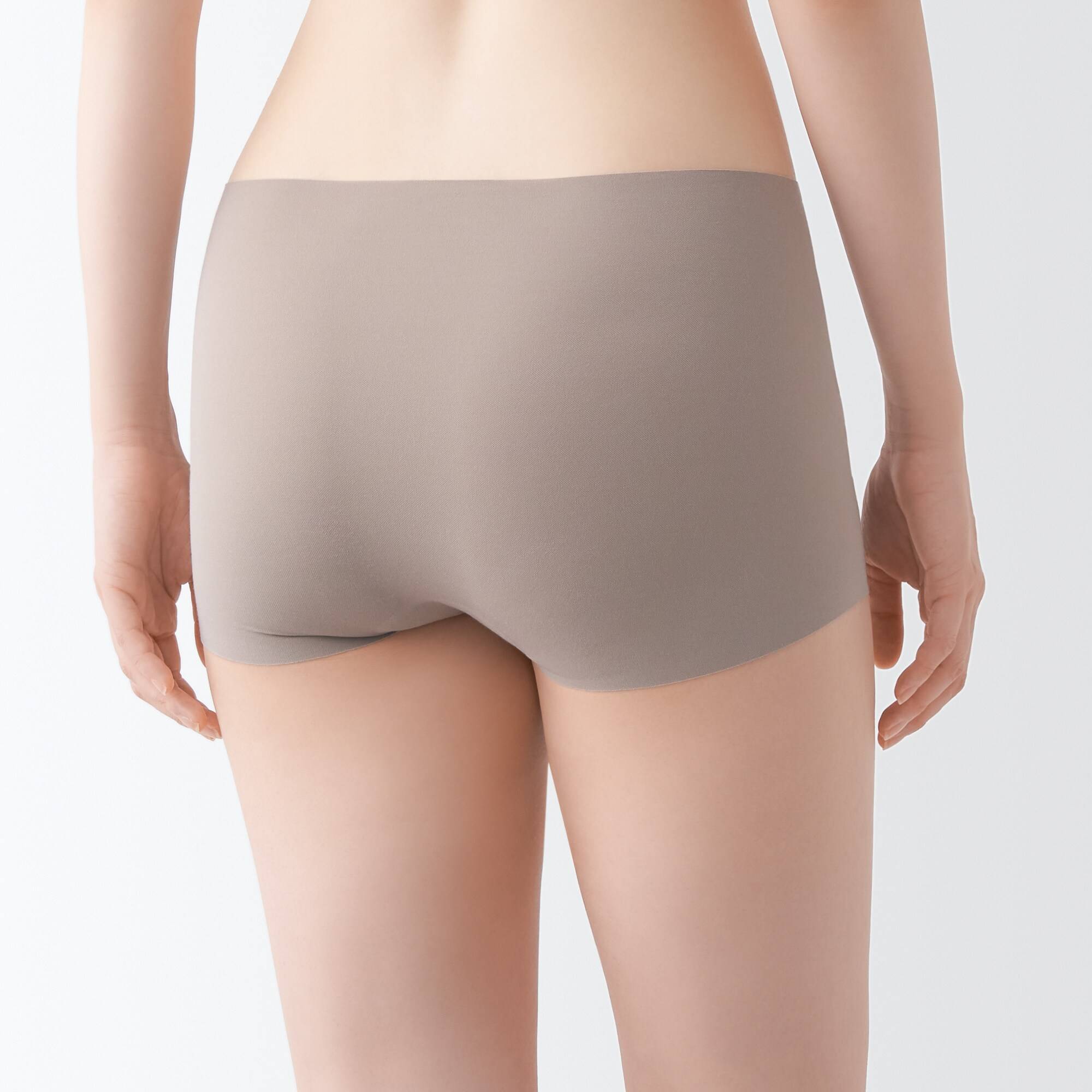 Seamless stretch boy shorts