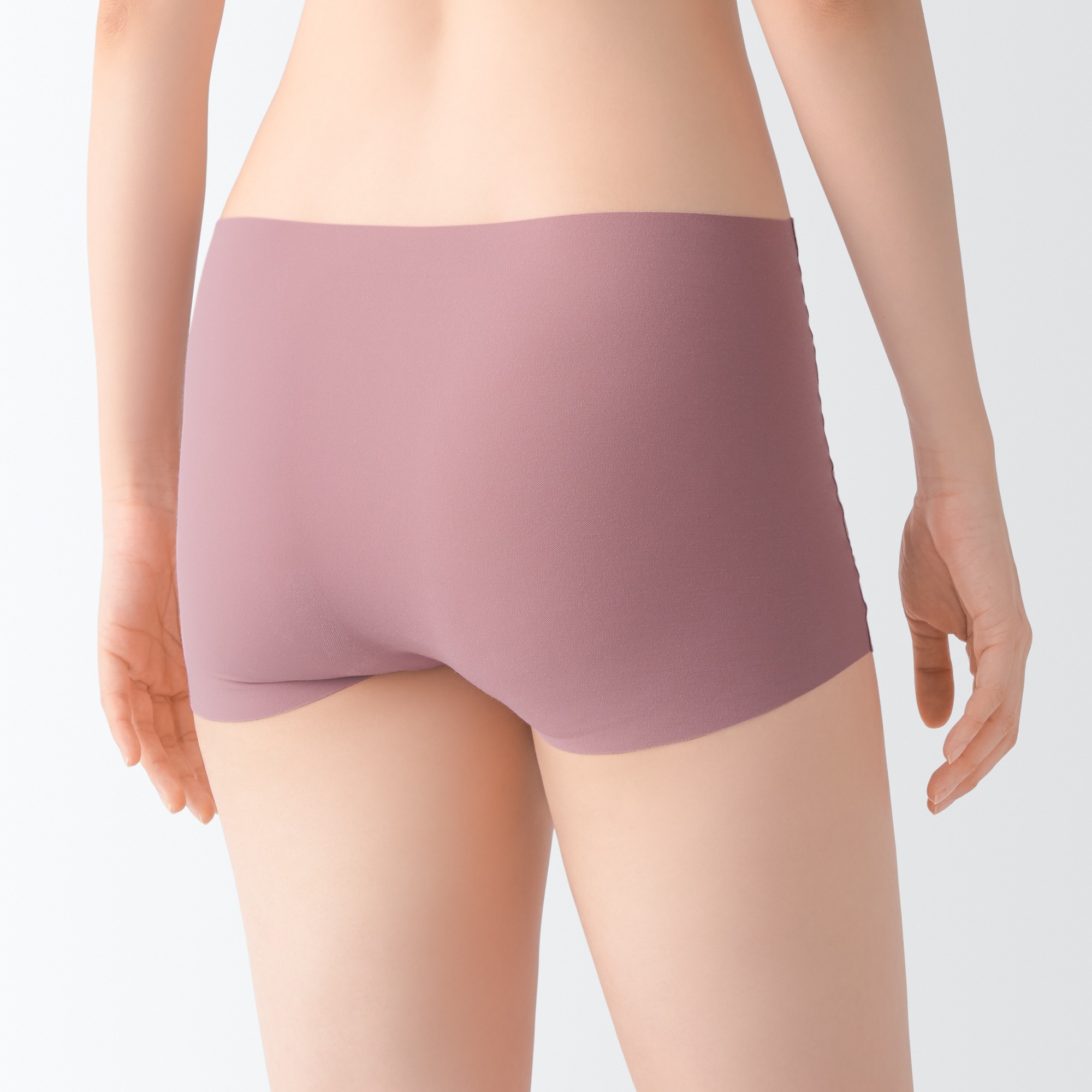 Seamless stretch boy shorts