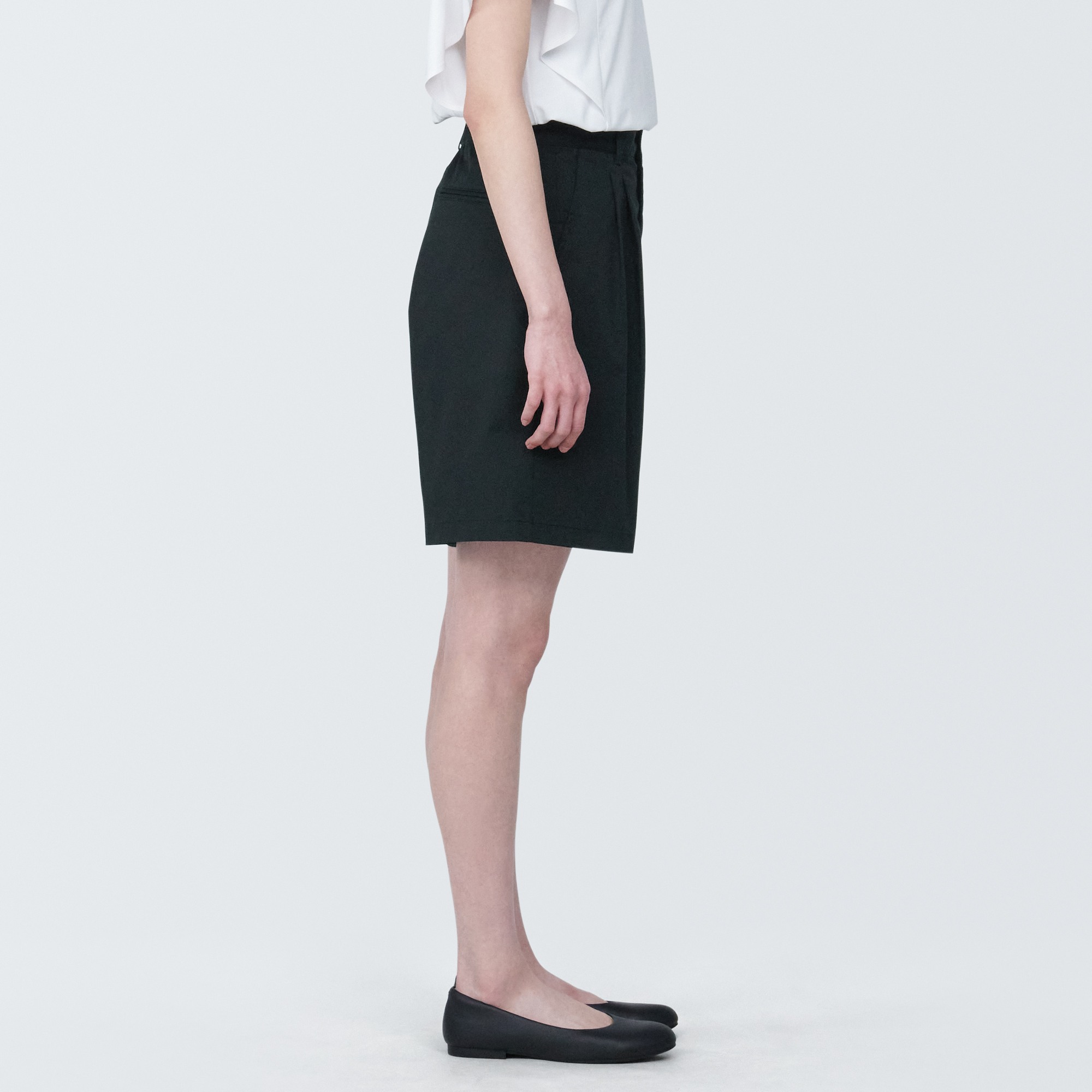 MUJI | Stretch Tucked half pants
