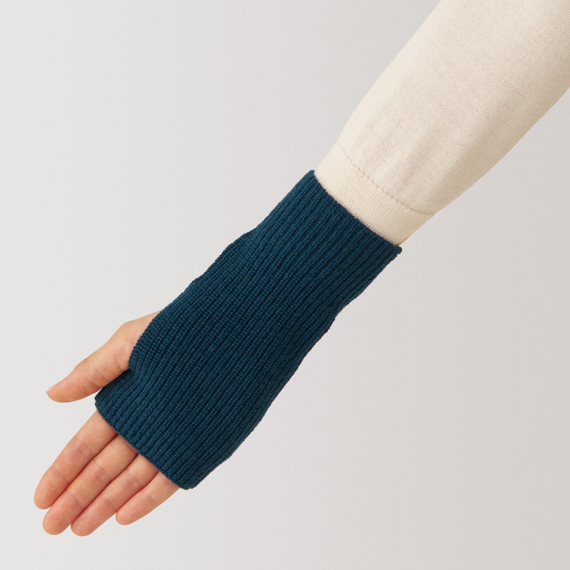 MUJI | Wool Ridged Hand Warmers