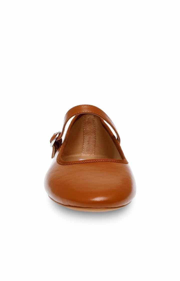 Vinetta Brown Closed Flats & Ballerinas