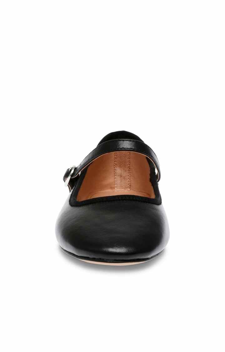 Vinetta Black Closed Flats & Ballerinas