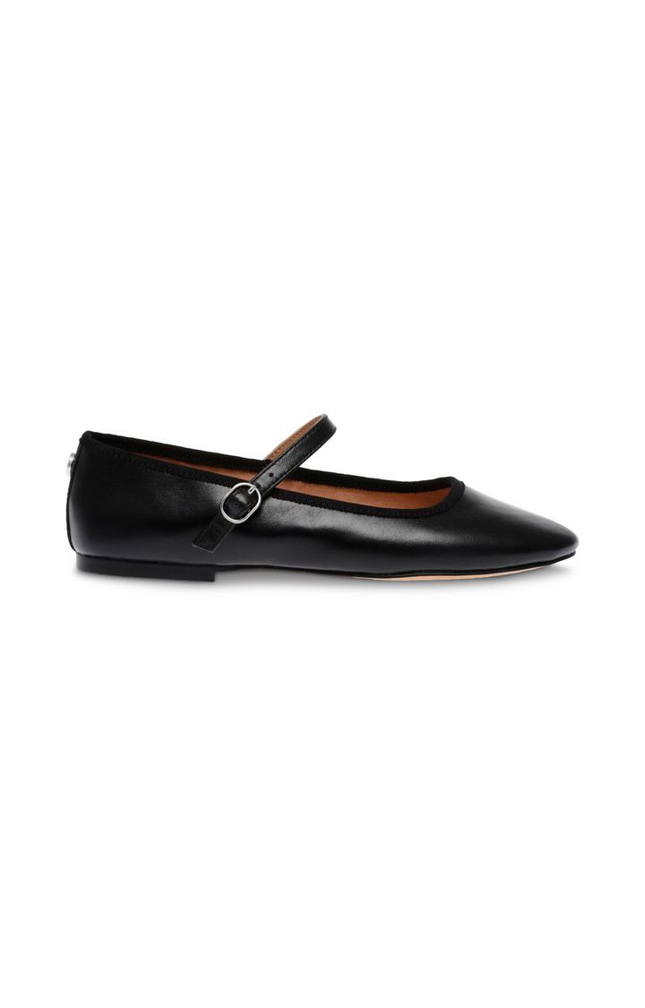 Vinetta Black Closed Flats & Ballerinas