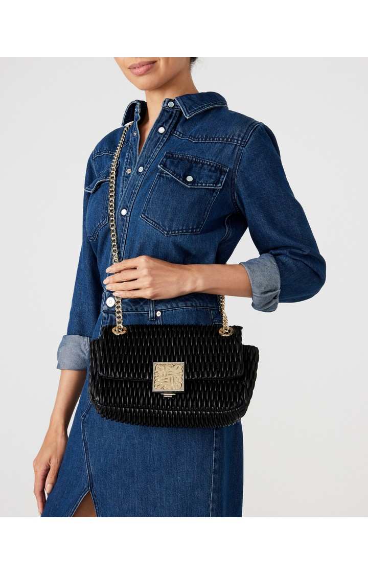 Bhayes Black Handbags