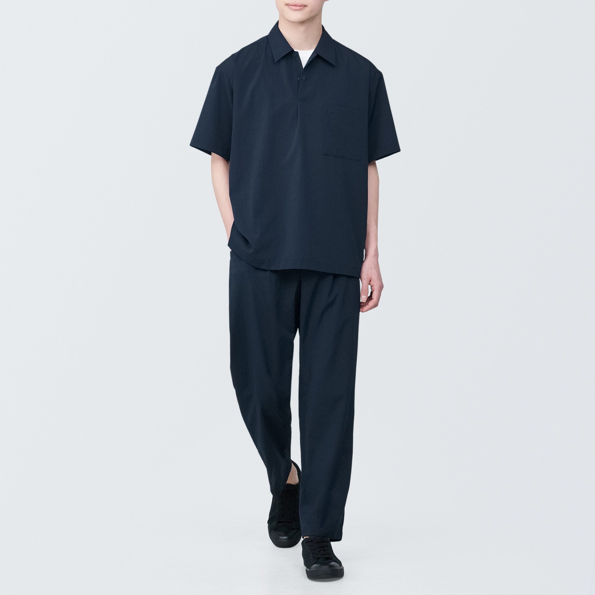 Breathable stretch Wide-fit tapered pants