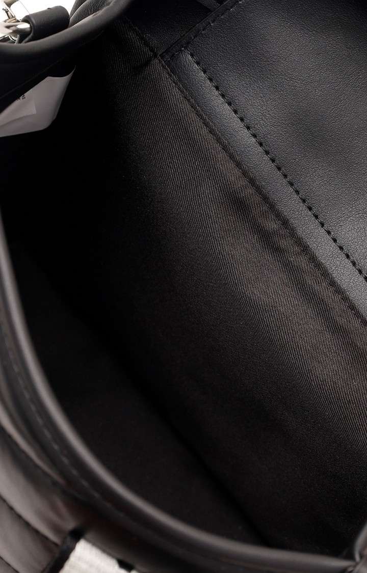 Bwebber-C Black Handbags