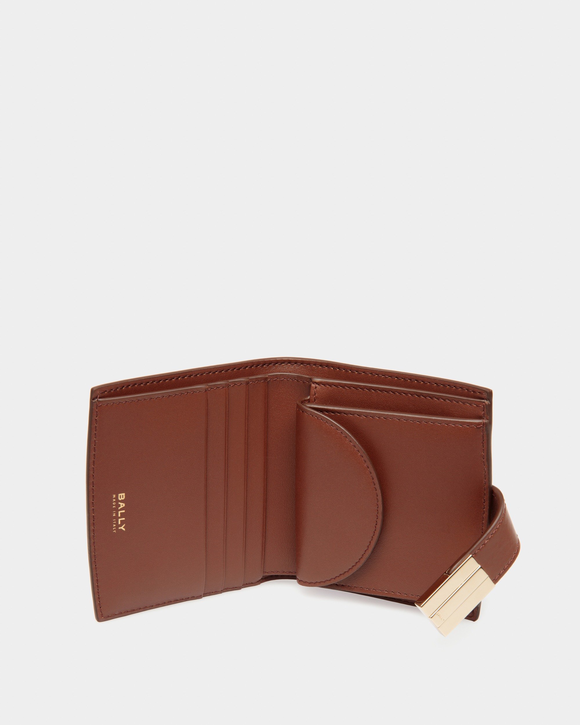 Ollam Wallet In Brown Leather