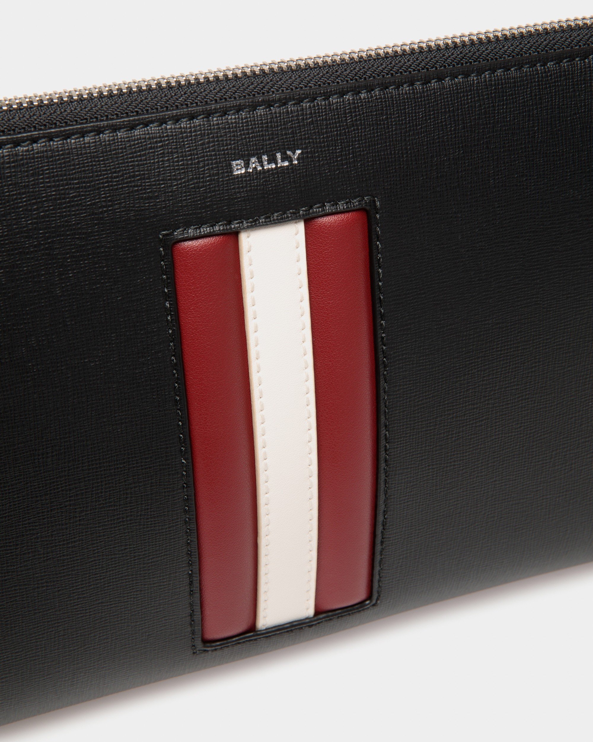 Mythos Pouch In Black Recycled Leather
