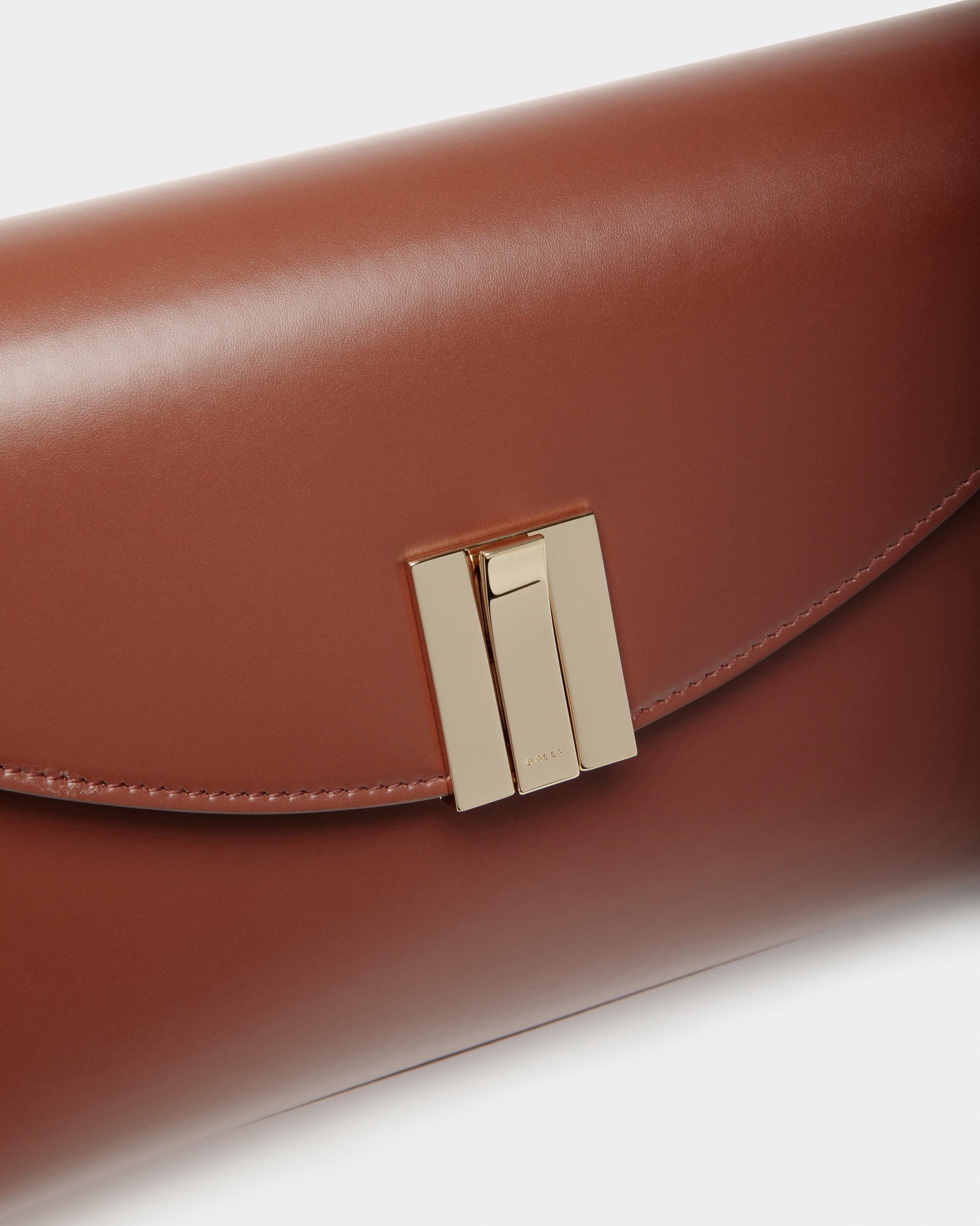 Ollam Small Top Handle Bag In Brown Leather
