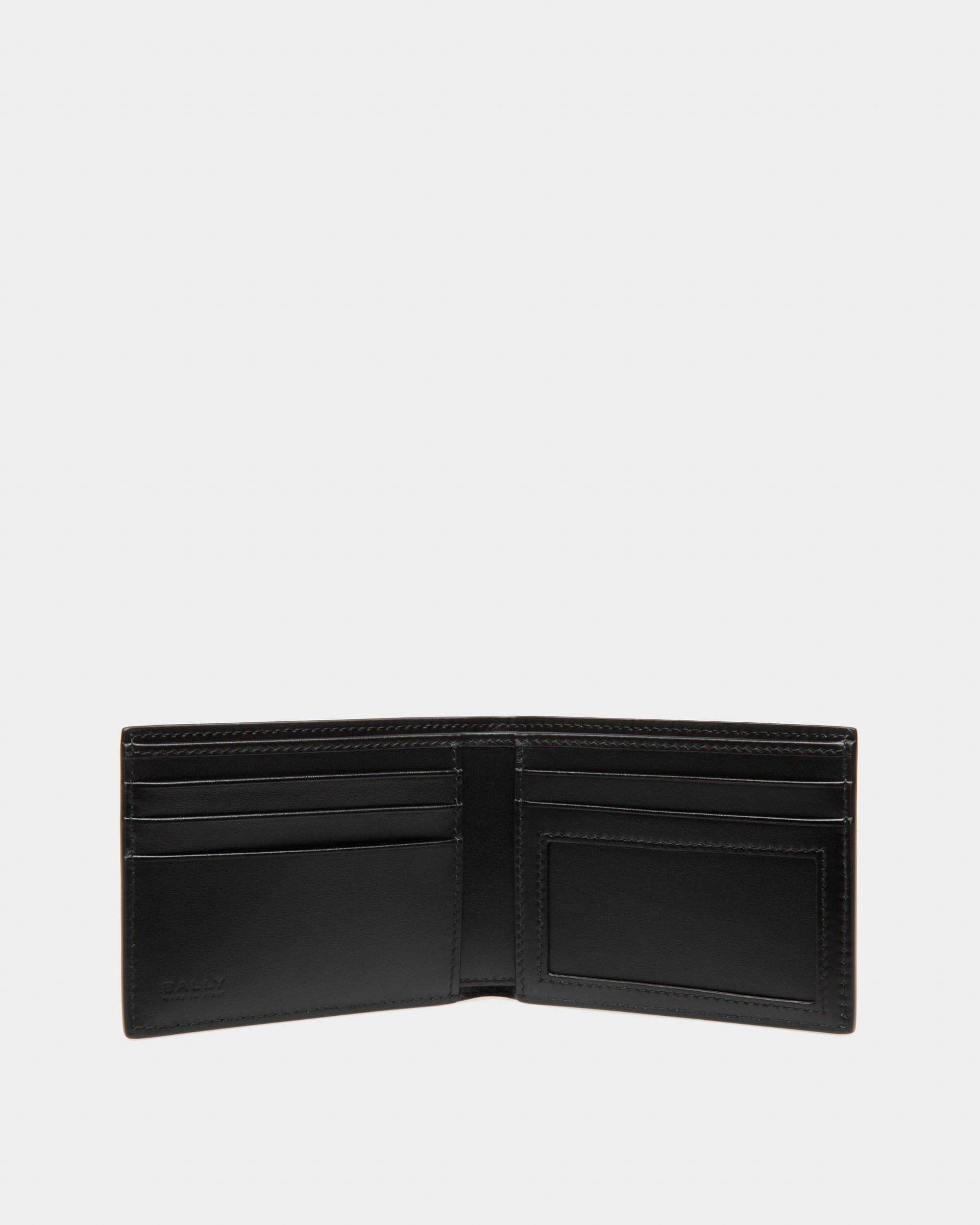 Beckett Bifold In Black Leather