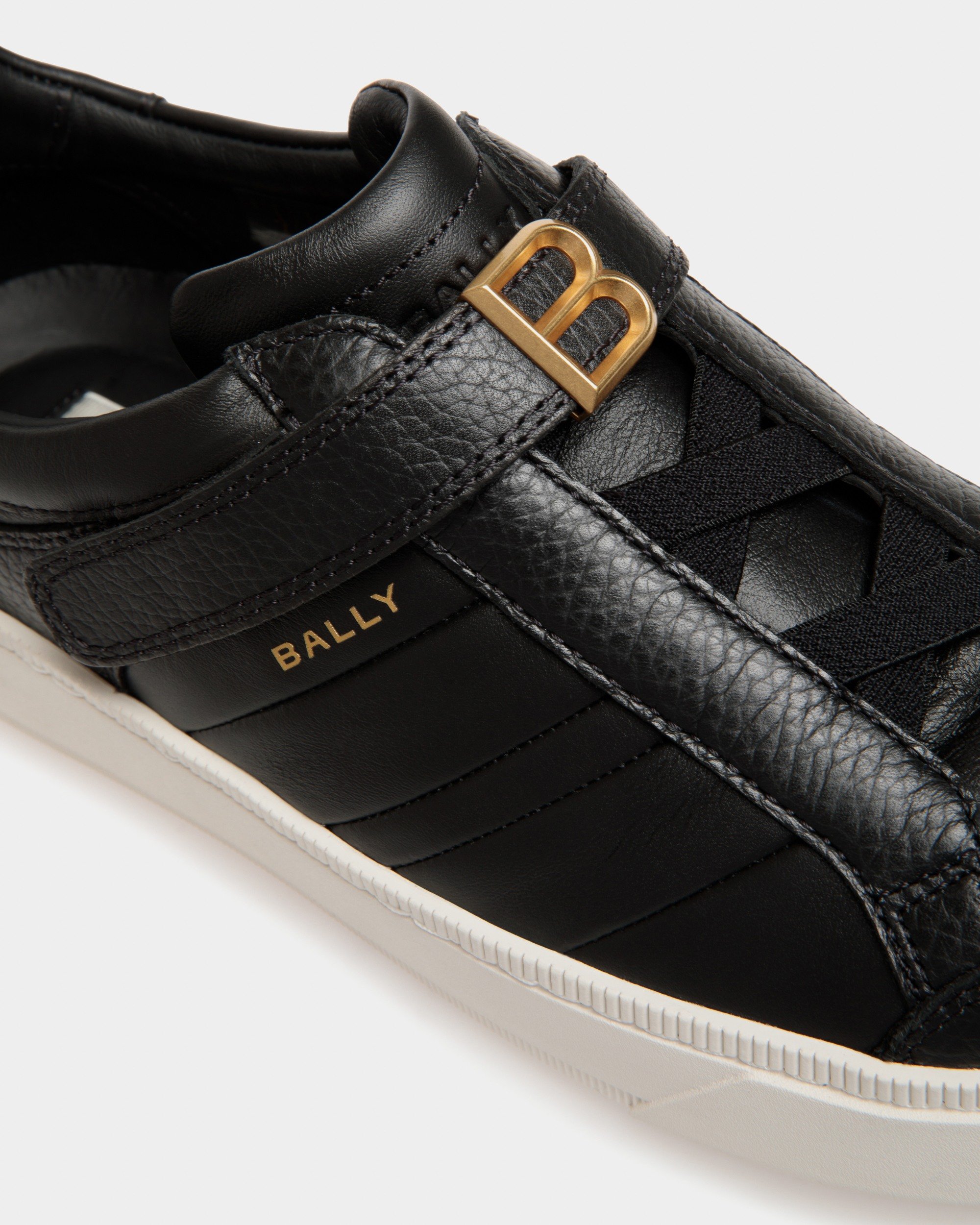 Regys-W-Ch Leather Sneakers