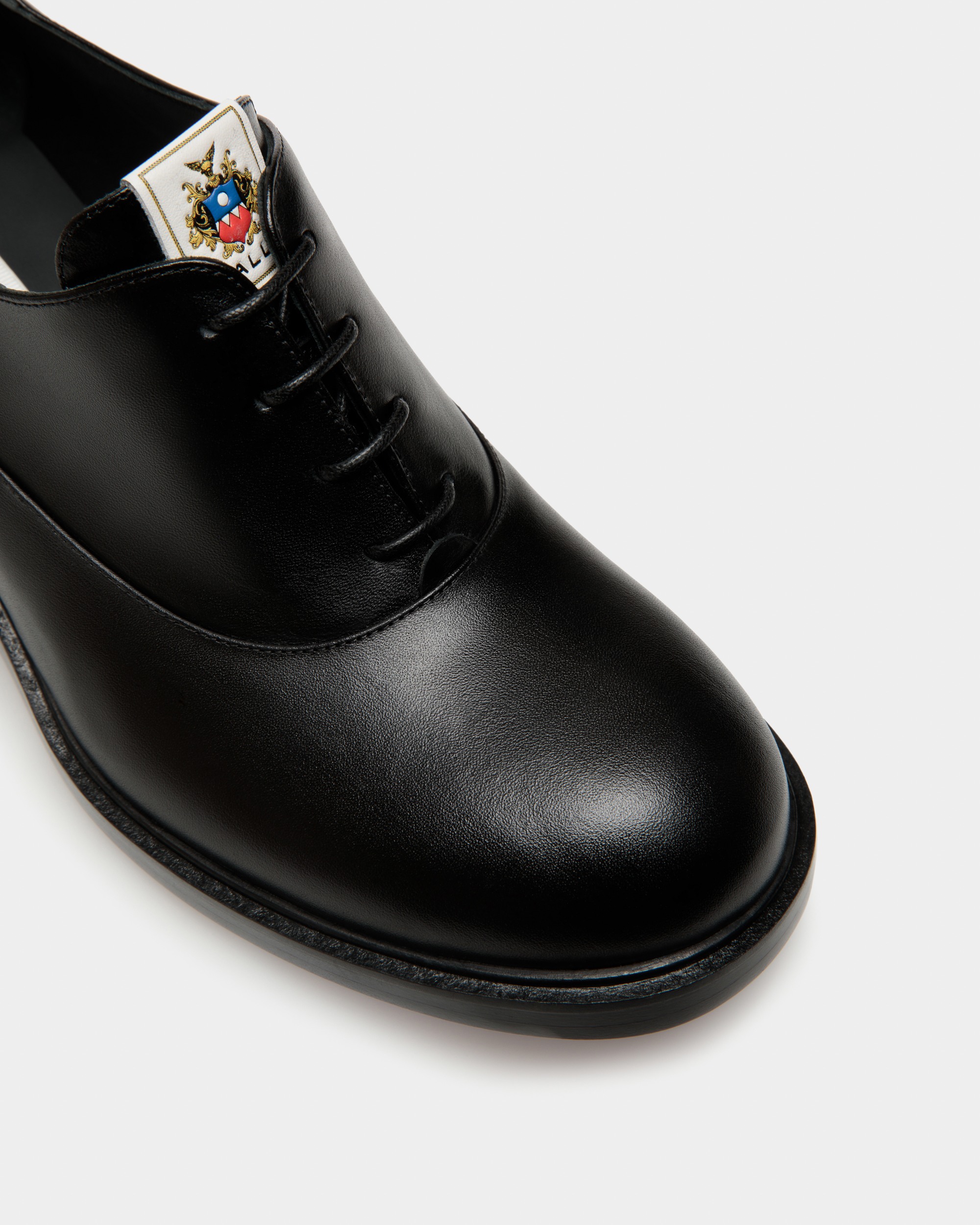 Poles 55-Ch Leather Pumps
