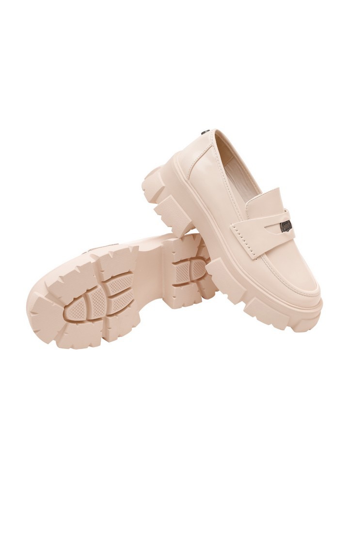 Teazer White Closed Flats & Ballerinas