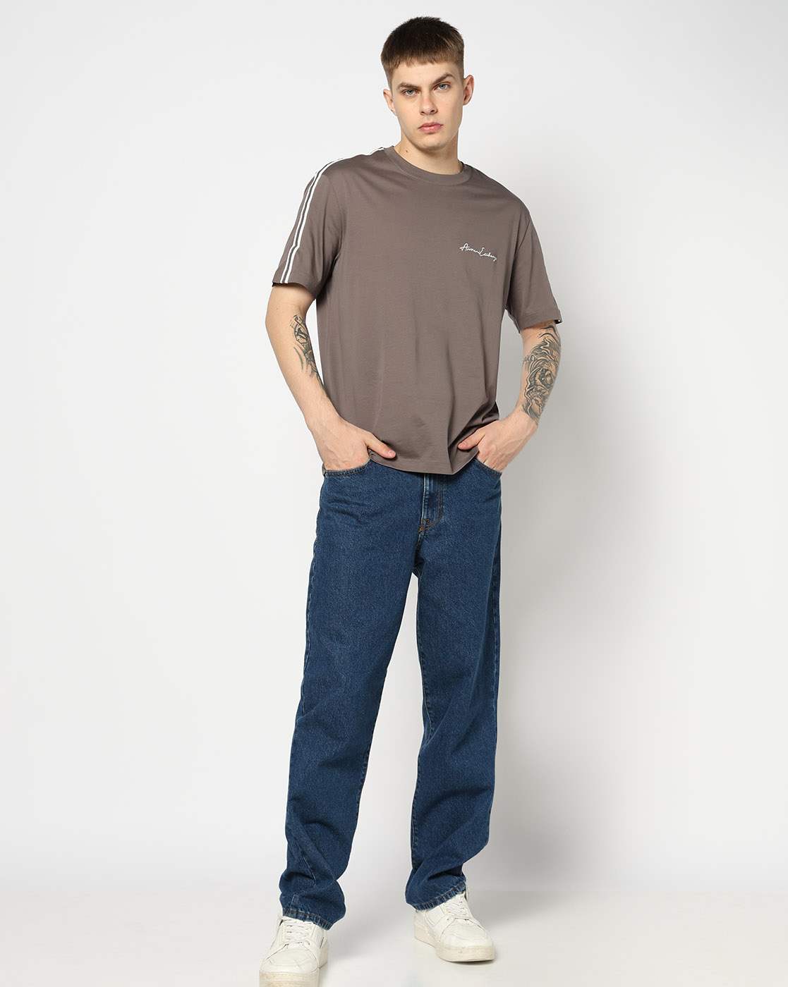 Men Grey Signature Regular + Fit T-Shirts