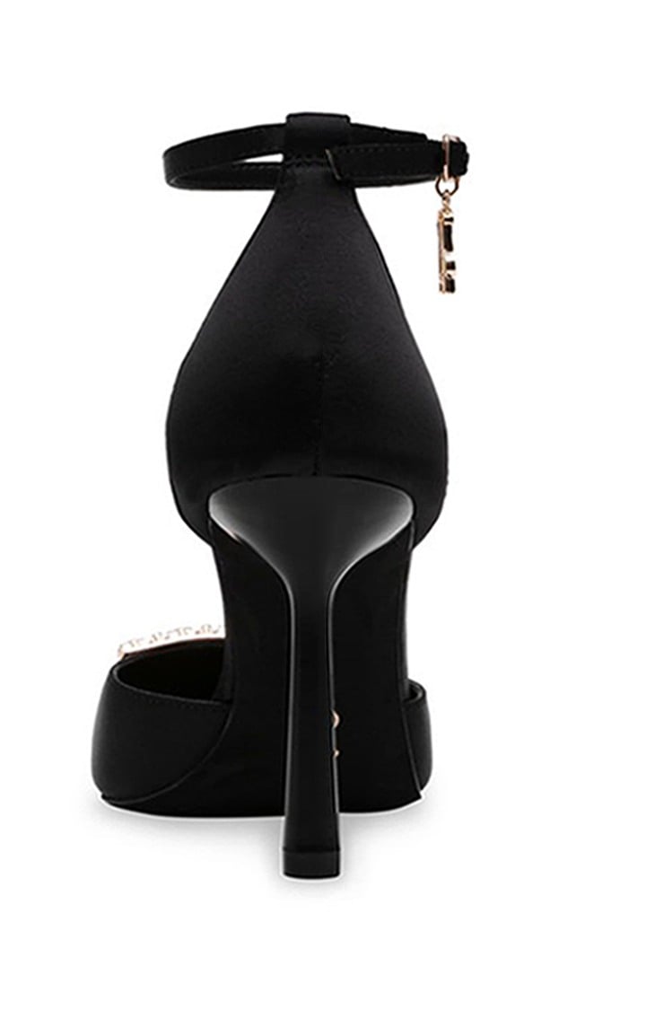 Accession Black Pumps