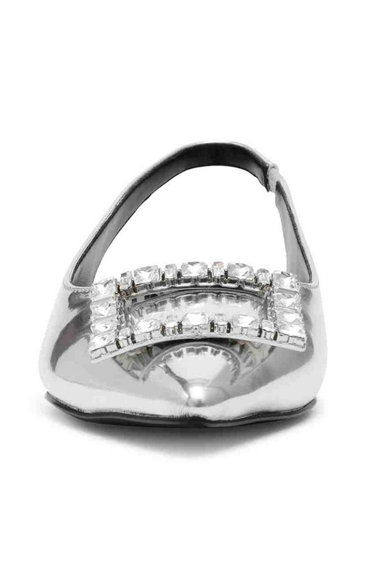 Isabell Silver Closed Flats & Ballerinas