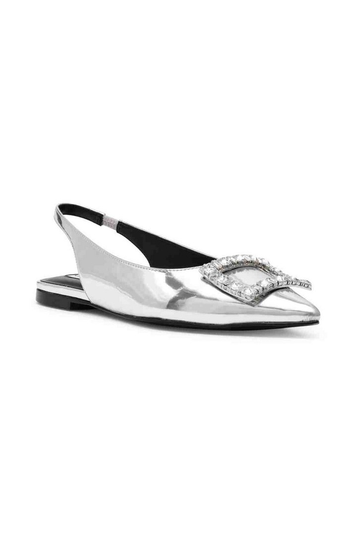 Isabell Silver Closed Flats & Ballerinas