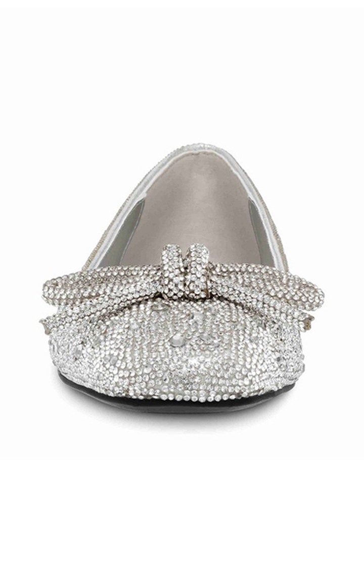 Nilsa-R Silver Closed Flats & Ballerinas